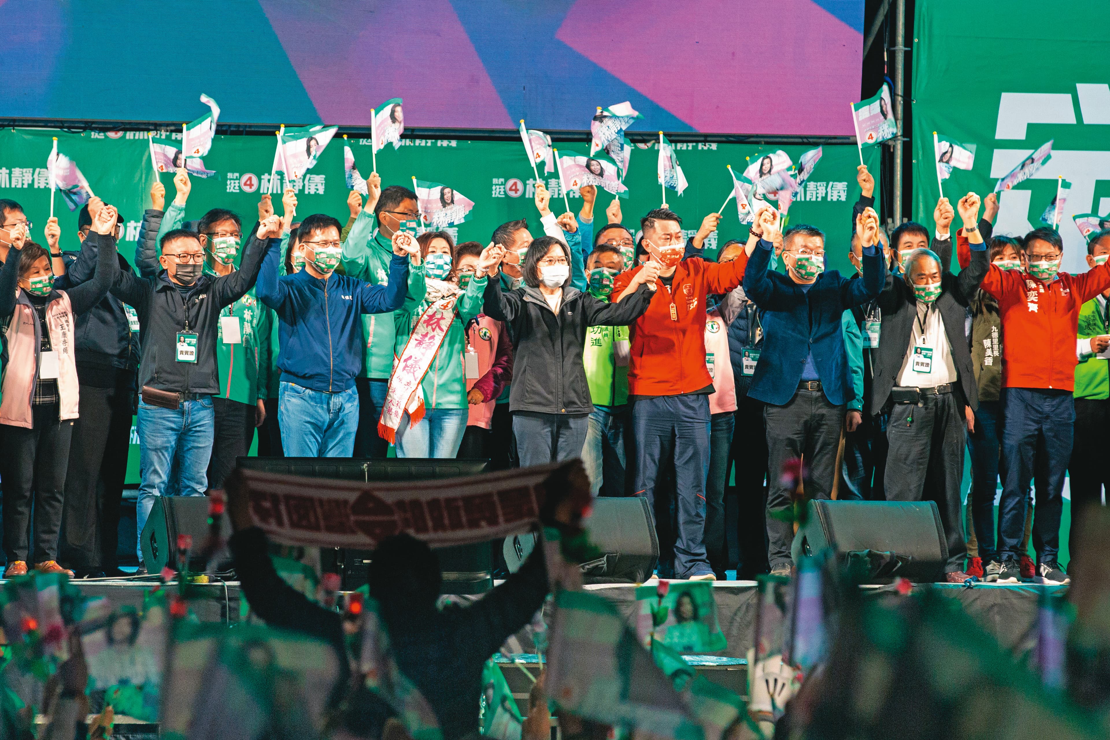 林靜儀在中二選區補選獲勝,贏了顏寬恒7,840票,比陳柏惟2020年當選時的5.000多票差距更大。