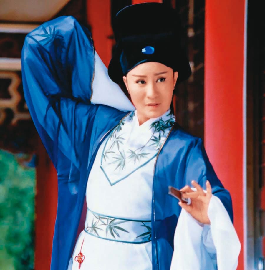 葉青(圖)已息影多年,她投資女媧石等生意後傳出賠上億,目前與女粉絲因債務對簿公堂。(翻攝葉青臉書)