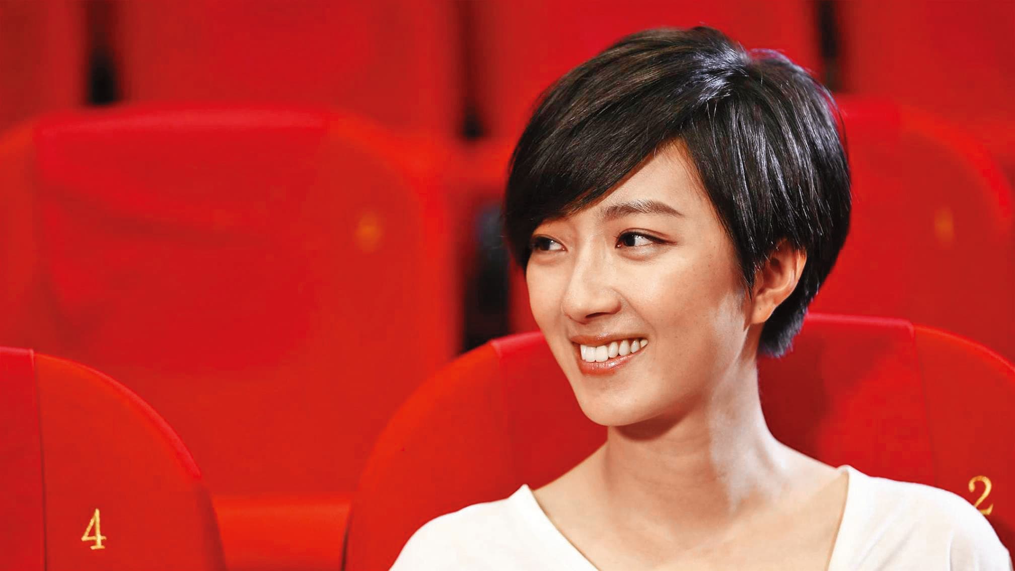 楊力州執導、由桂綸鎂(圖)配旁白的紀錄片《我們的那時此刻》,當年由美商公司發行,他與盧維君因此結緣。(翻攝自myvideo.com)