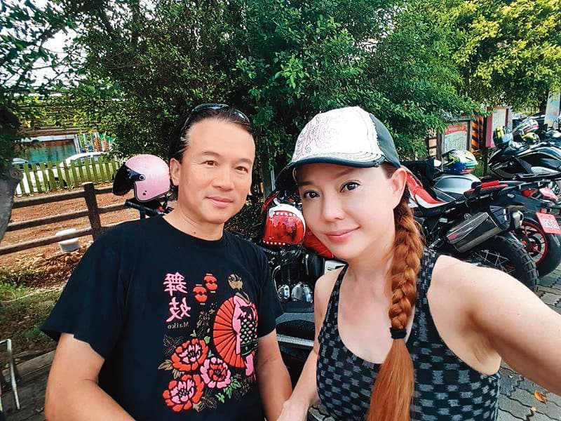 孫鵬婚也曾傳過緋聞,不過狄鶯非常強勢。(翻攝狄鶯臉書)