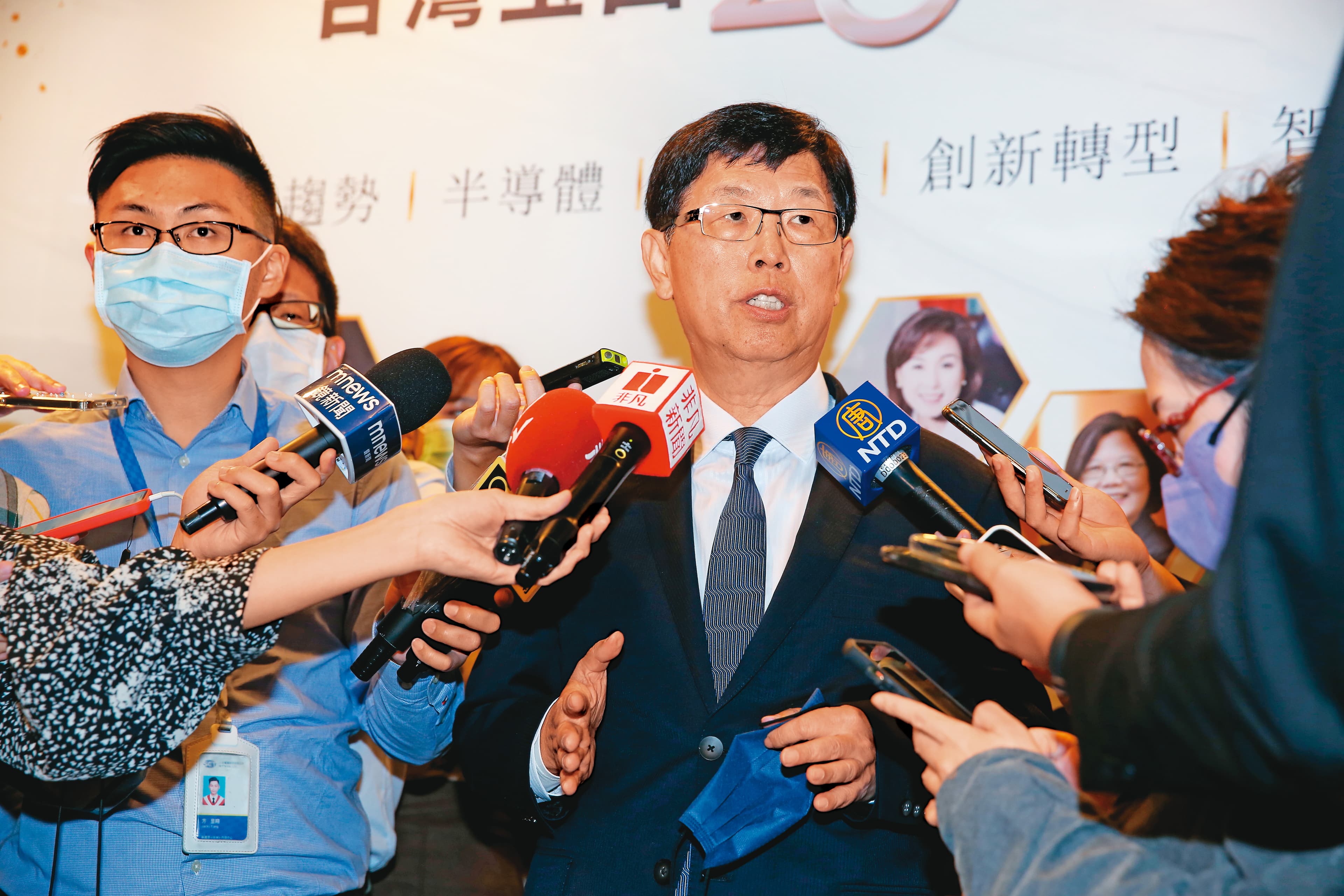 鴻海董事長劉揚偉親自坐鎮,因應中國疫情爆發。