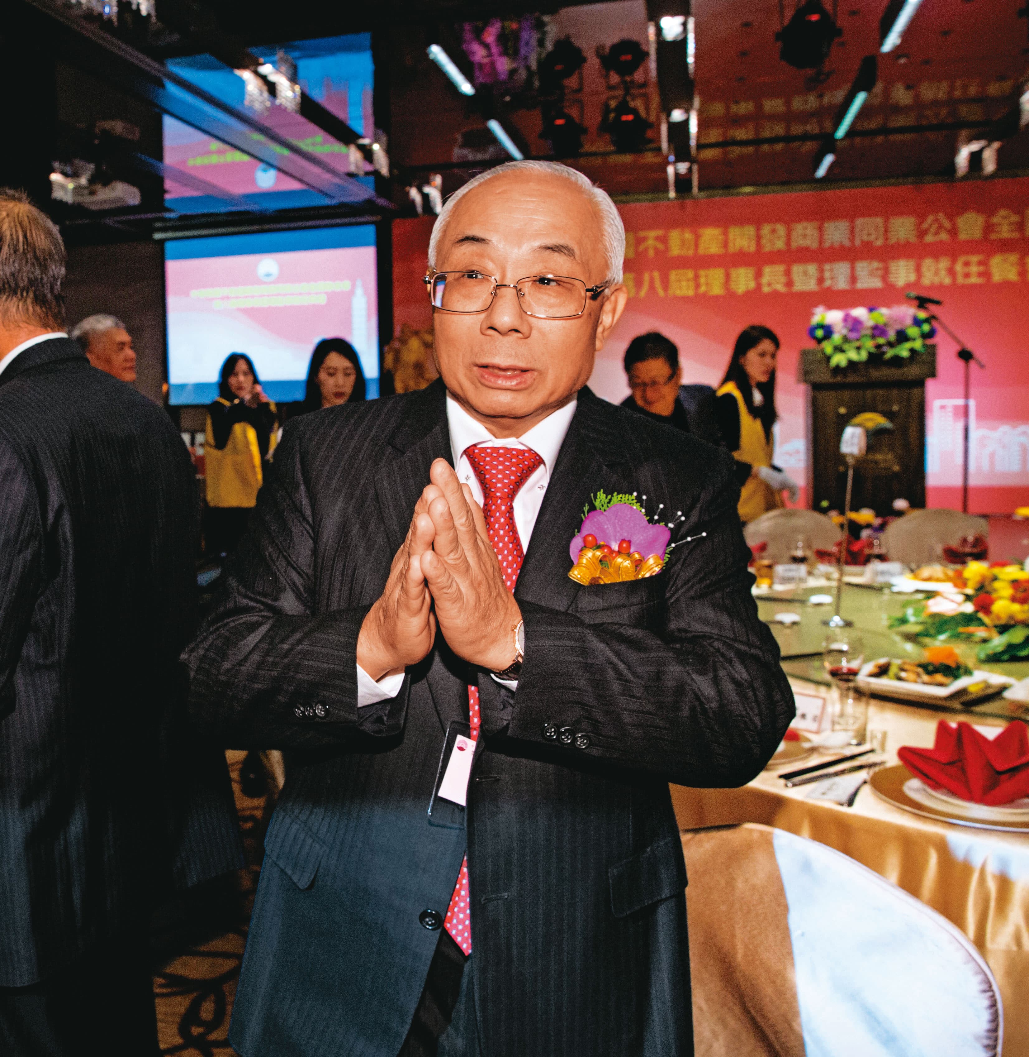 全國不動產開發公會理事長楊玉全砲火猛烈,直批政府不給小建商留活路,要看到有業者倒下才甘願。