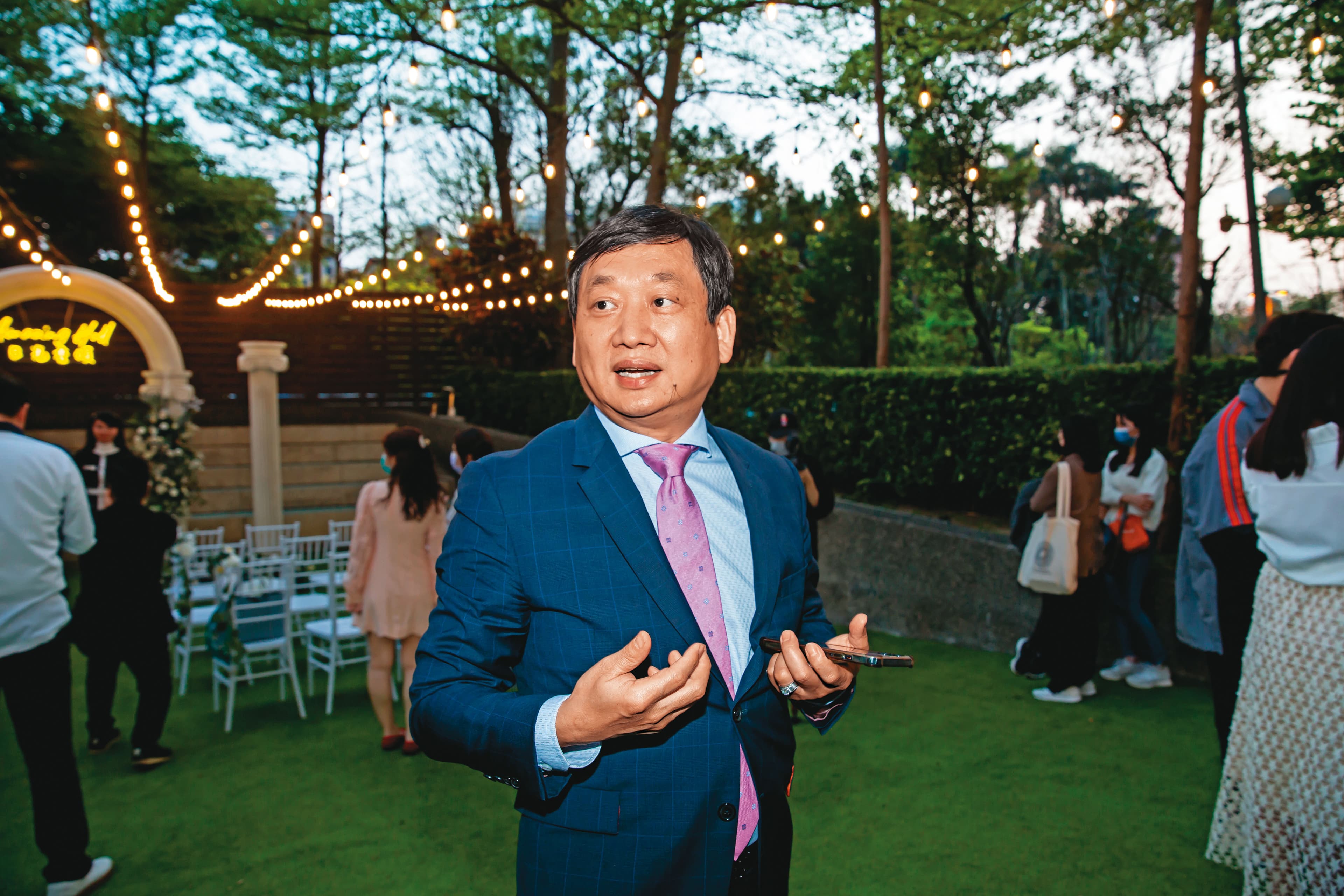 許湘鋐將陸續取得御頂過半股權,全權主導公司營運。