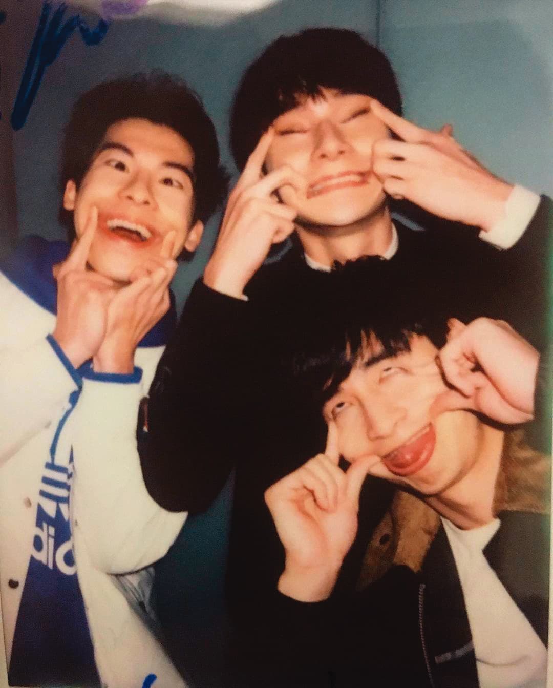 張軒睿(中)的固定玩伴除了黃宏軒、涂善存,還有許光漢(左)、章廣辰(右)。(翻攝自張軒睿IG)