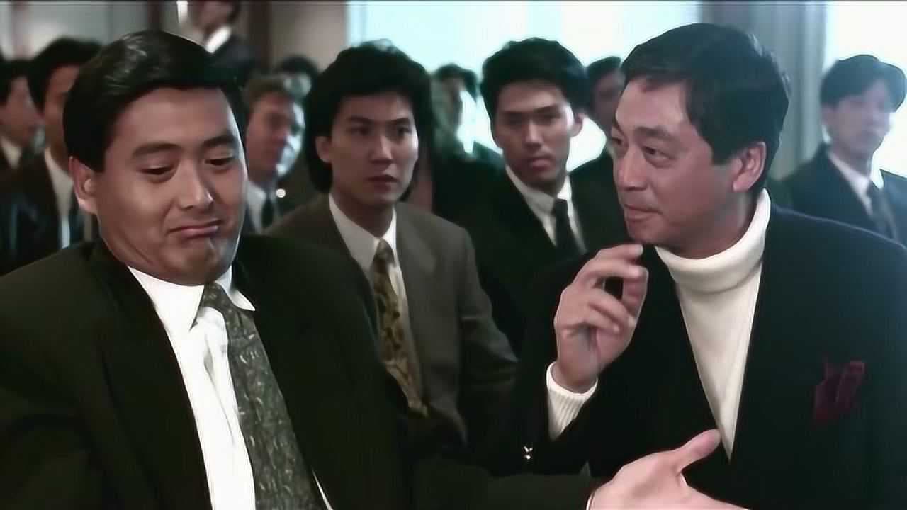 電影《縱橫四海》裡,曾江演出周潤發、鍾楚紅、張國榮的養父,培養他們成為藝術品大盜。(網路圖片)