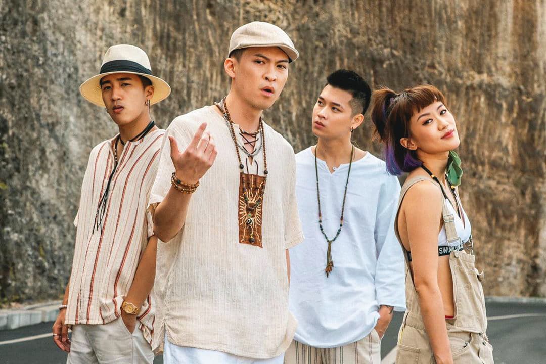 高爾宣(右二)在2018年底與婁峻碩SHOU(左起)、 ChrisFlow唐仲彣及RĒD°芮德4人,組成饒舌團體CHING G SQUAD。(翻攝自高爾宣IG)