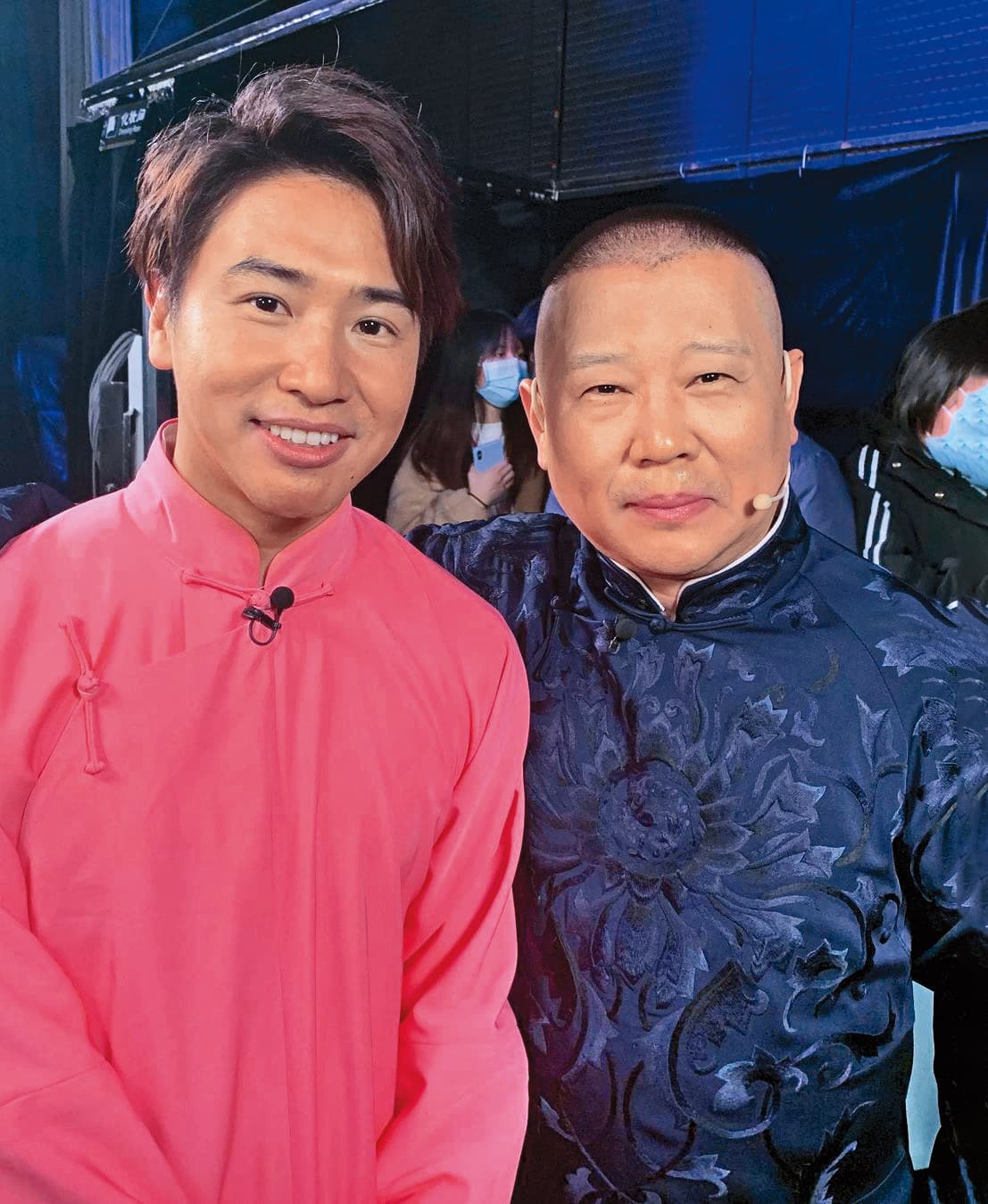 歐弟(左)拜師郭德綱(右)門下學習相聲。(翻攝自歐弟IG)