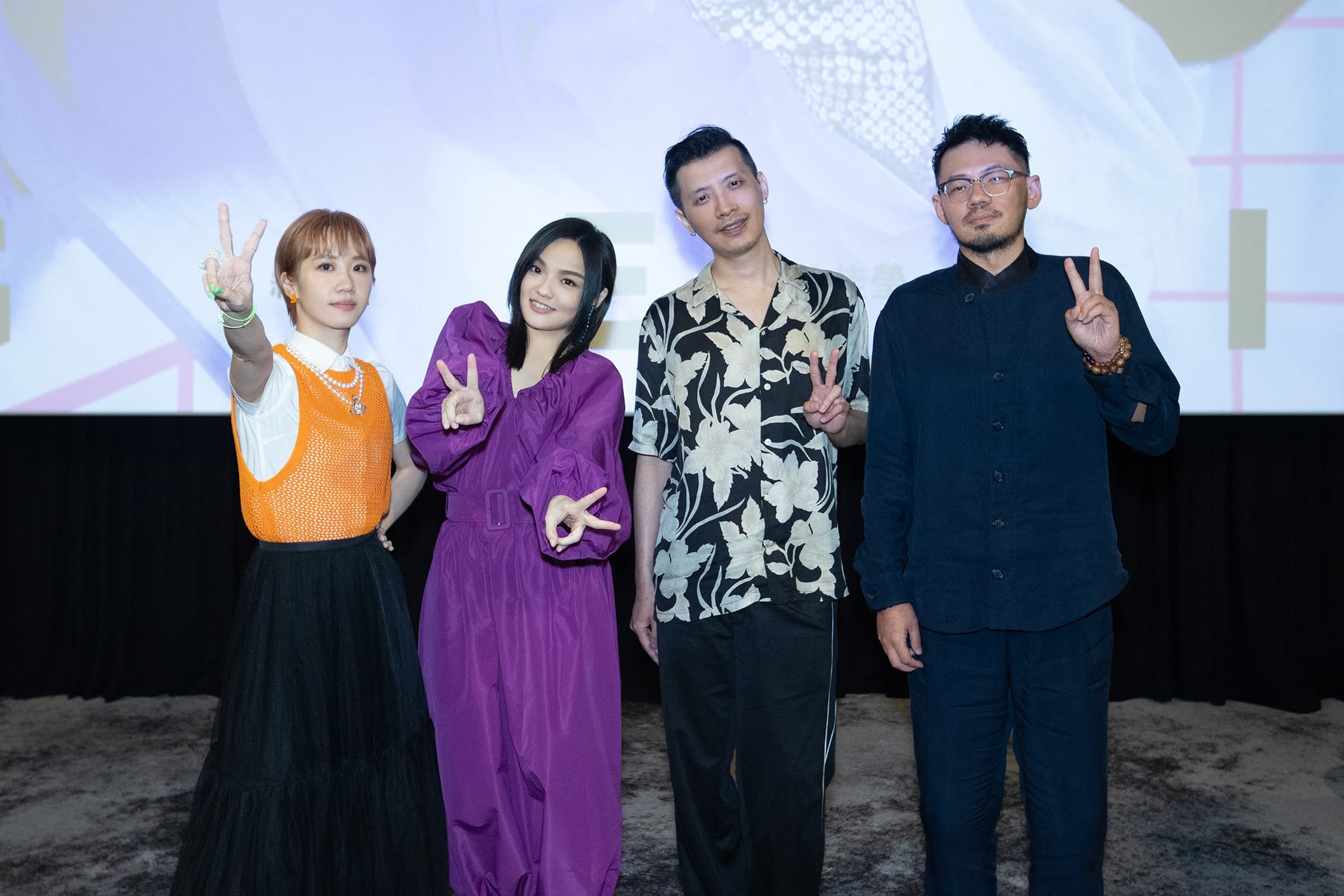 LaLa徐佳瑩舉辦「《給》你先聽場」新專輯聽歌會,和金曲詞人葛大為、金曲製作人陳君豪暢聊專輯製作過程。(亞神音樂提供)