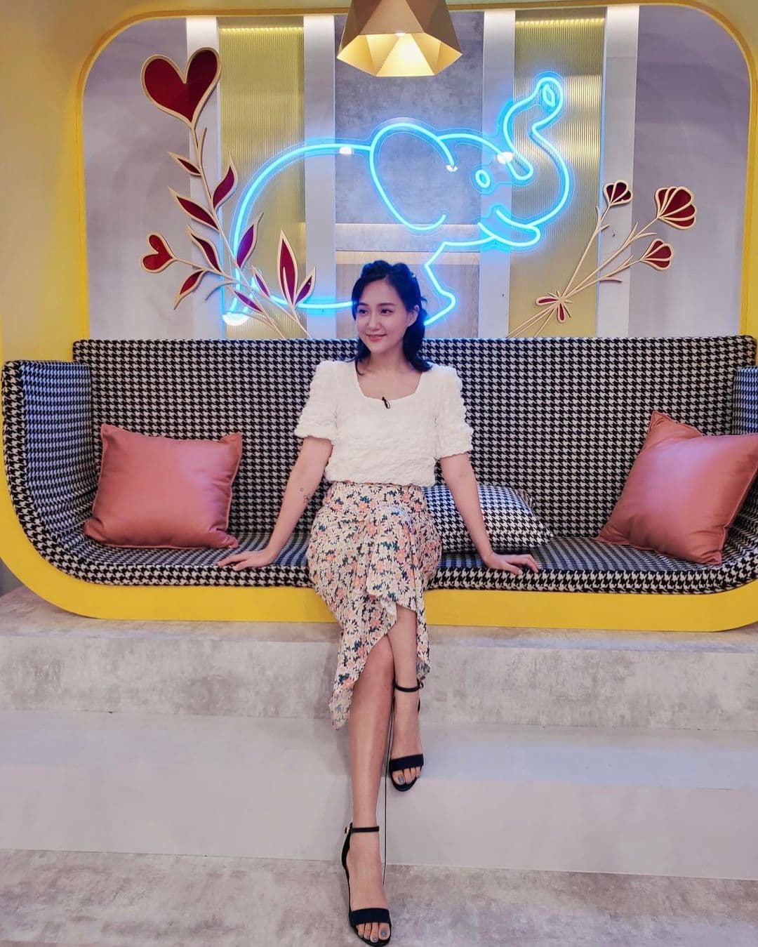 何妤玟曾到廟中希望夫妻能夠重修舊好。(翻攝何妤玟IG)