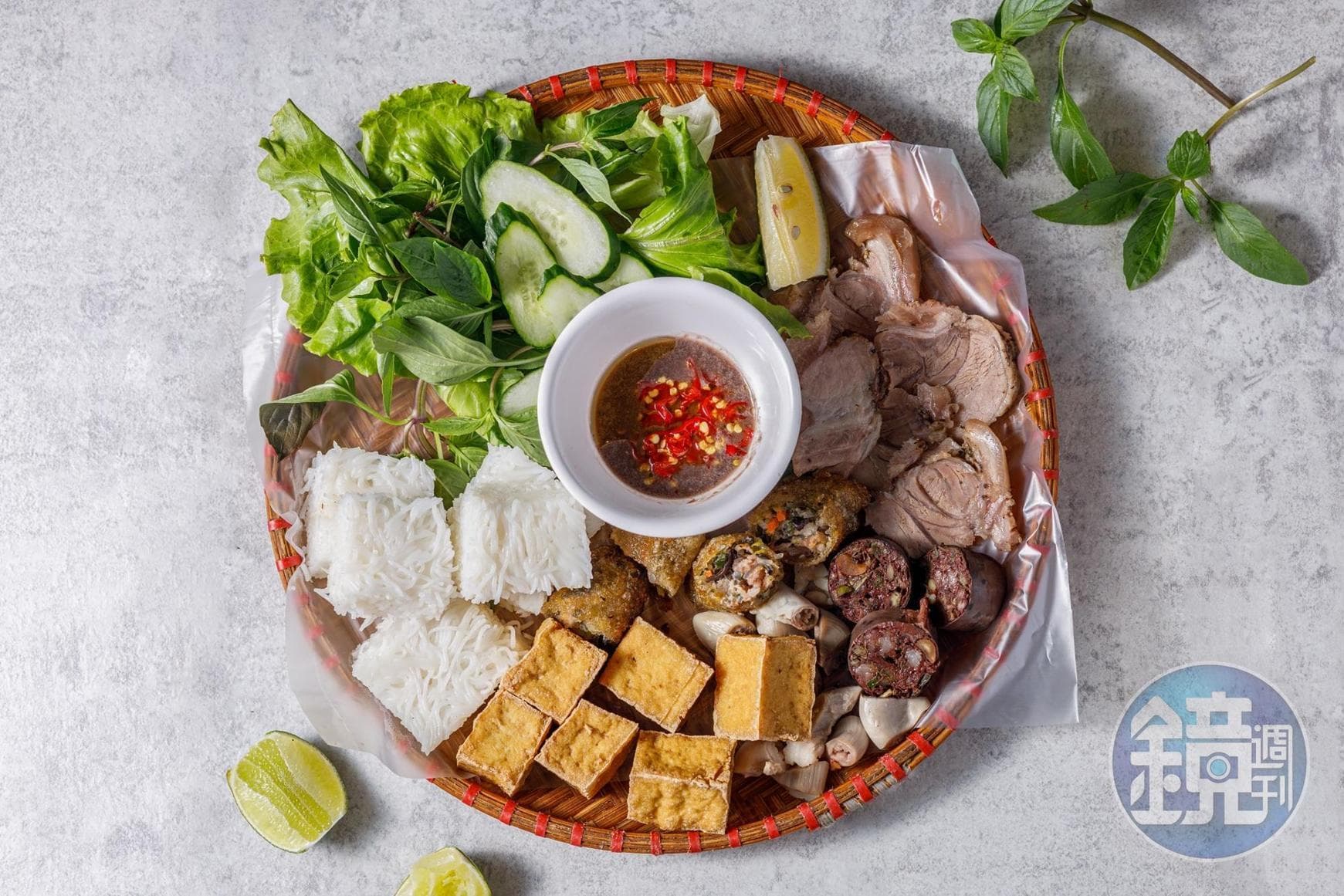 「Hello Vietnam 越南你好河內美食」獲得《2022台北台中米其林指南》必比登推介。(葉琳喬攝)