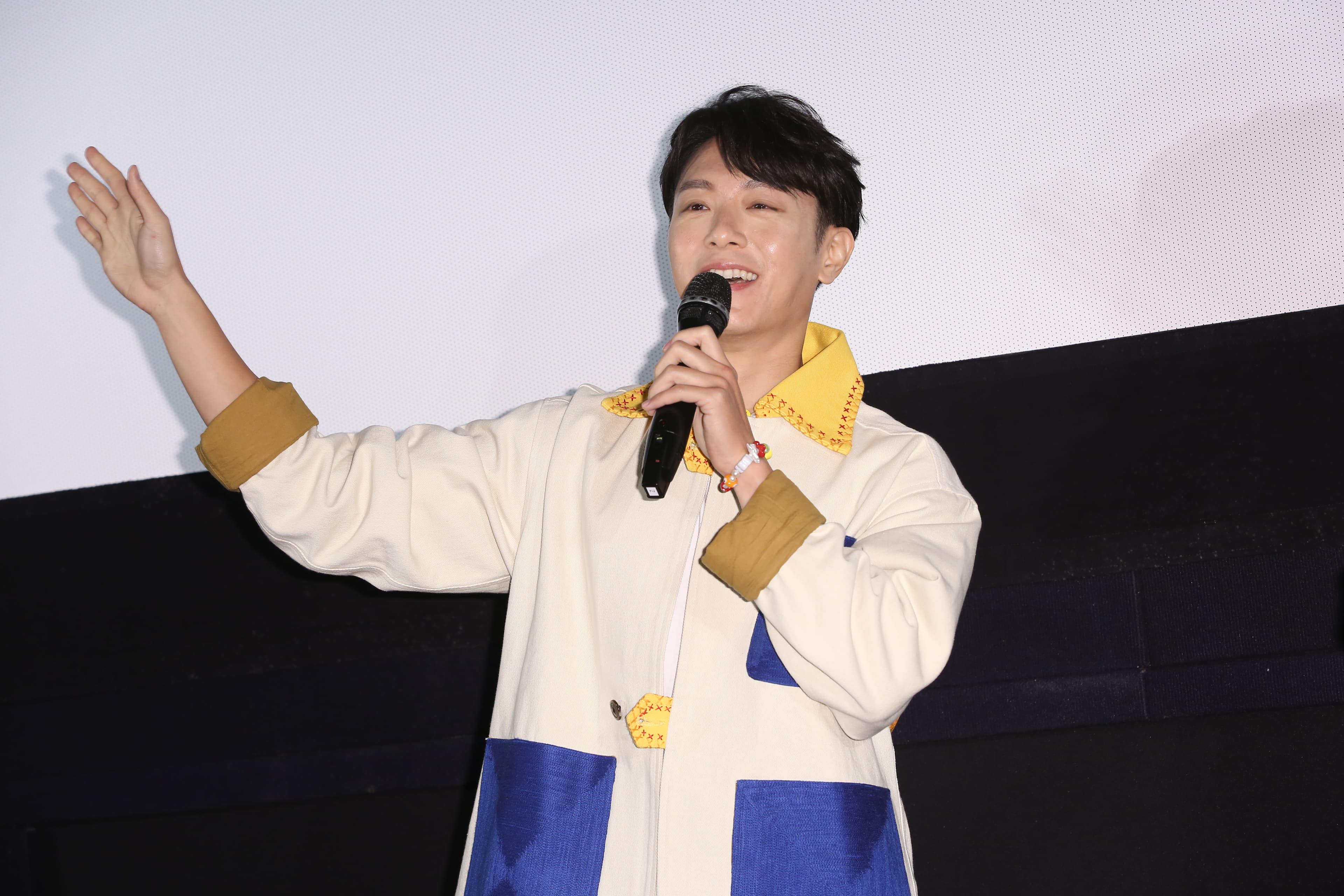 韋禮安分享求婚細節,單膝下跪逼哭女友。