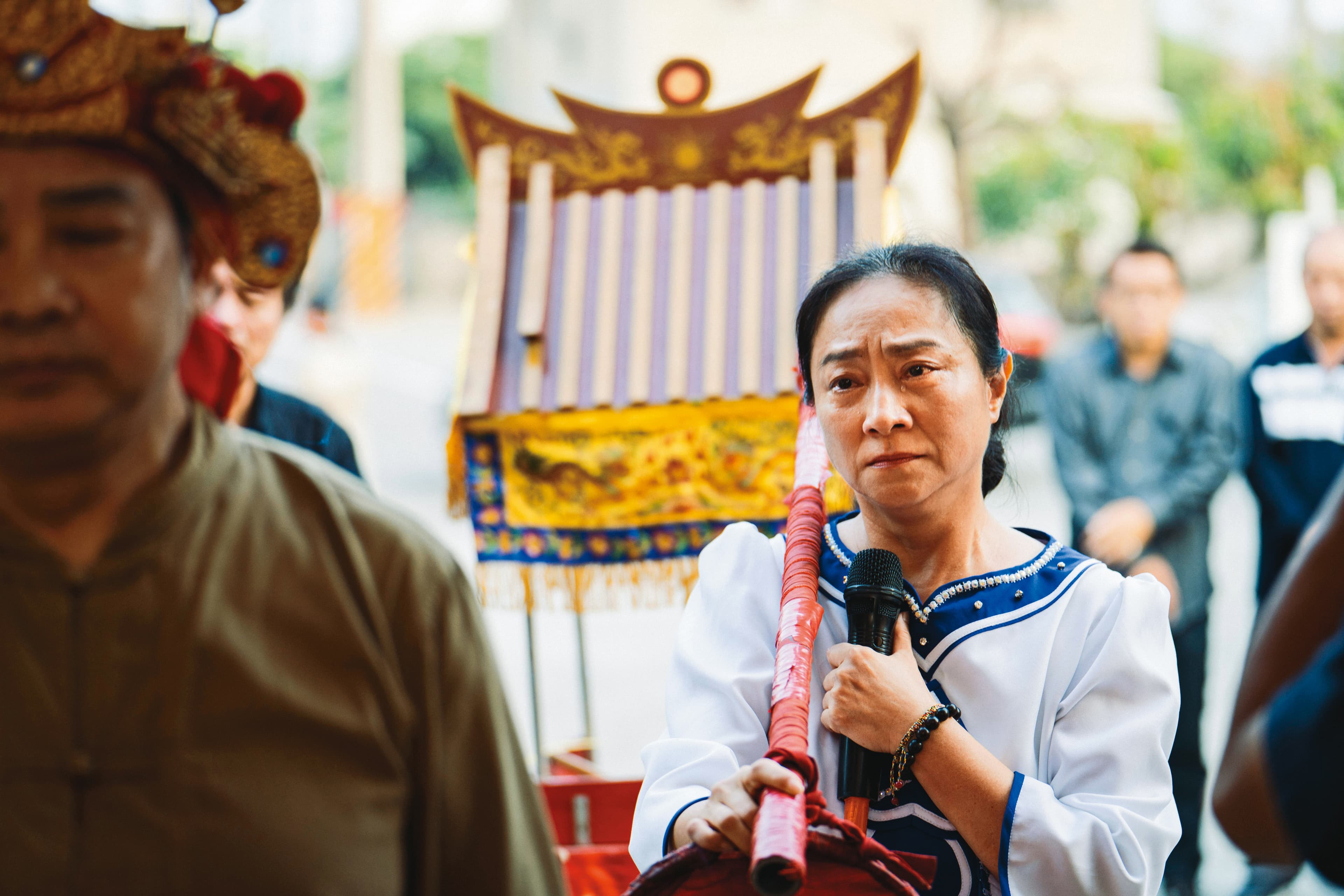 楊麗音戲裡表演牽亡歌陣,兼顧歌唱、走位與情緒的演出,備受肯定。(双喜提供)