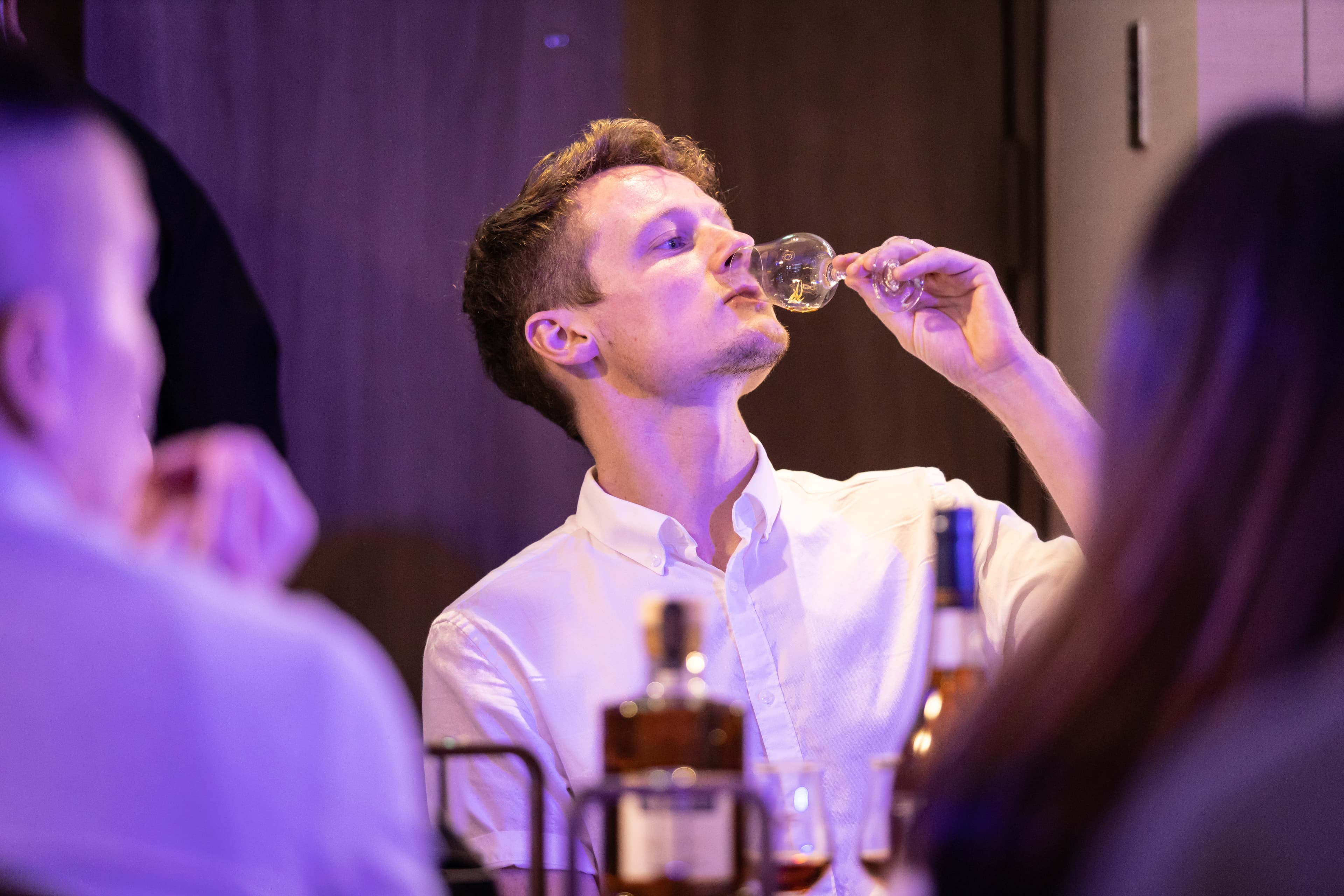 現場熱烈的氣氛,很容易讓人一杯接一杯。