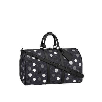 今日開幕記者會的亮點之一:LV X草間彌生Keepall 55旅行袋。NT111,000(路易威登提供)