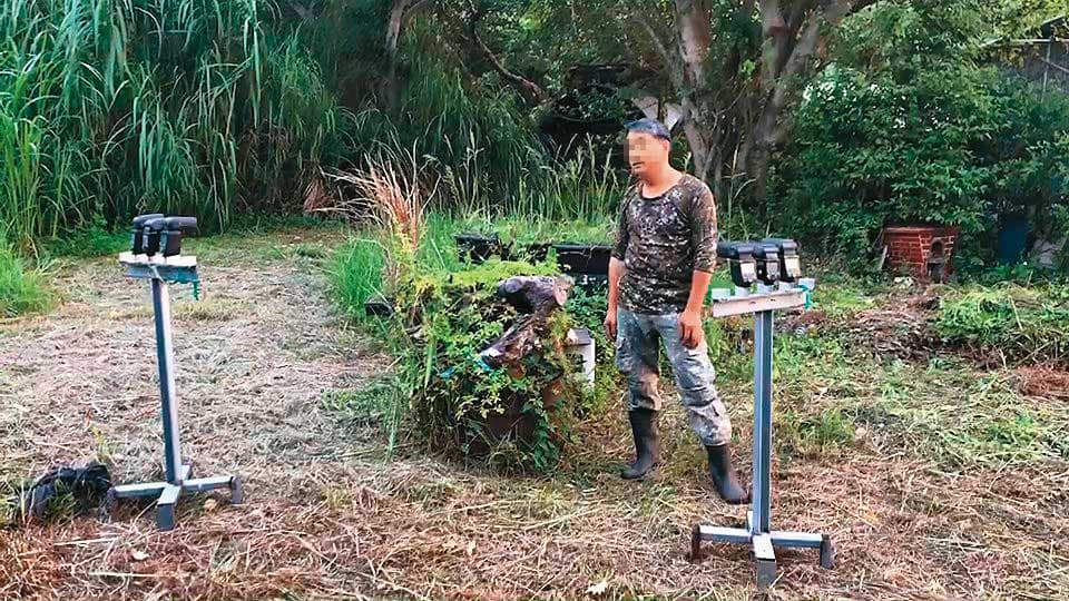 器材定位後,鳥客只要照著指示動作,就能輕鬆拍鳥。