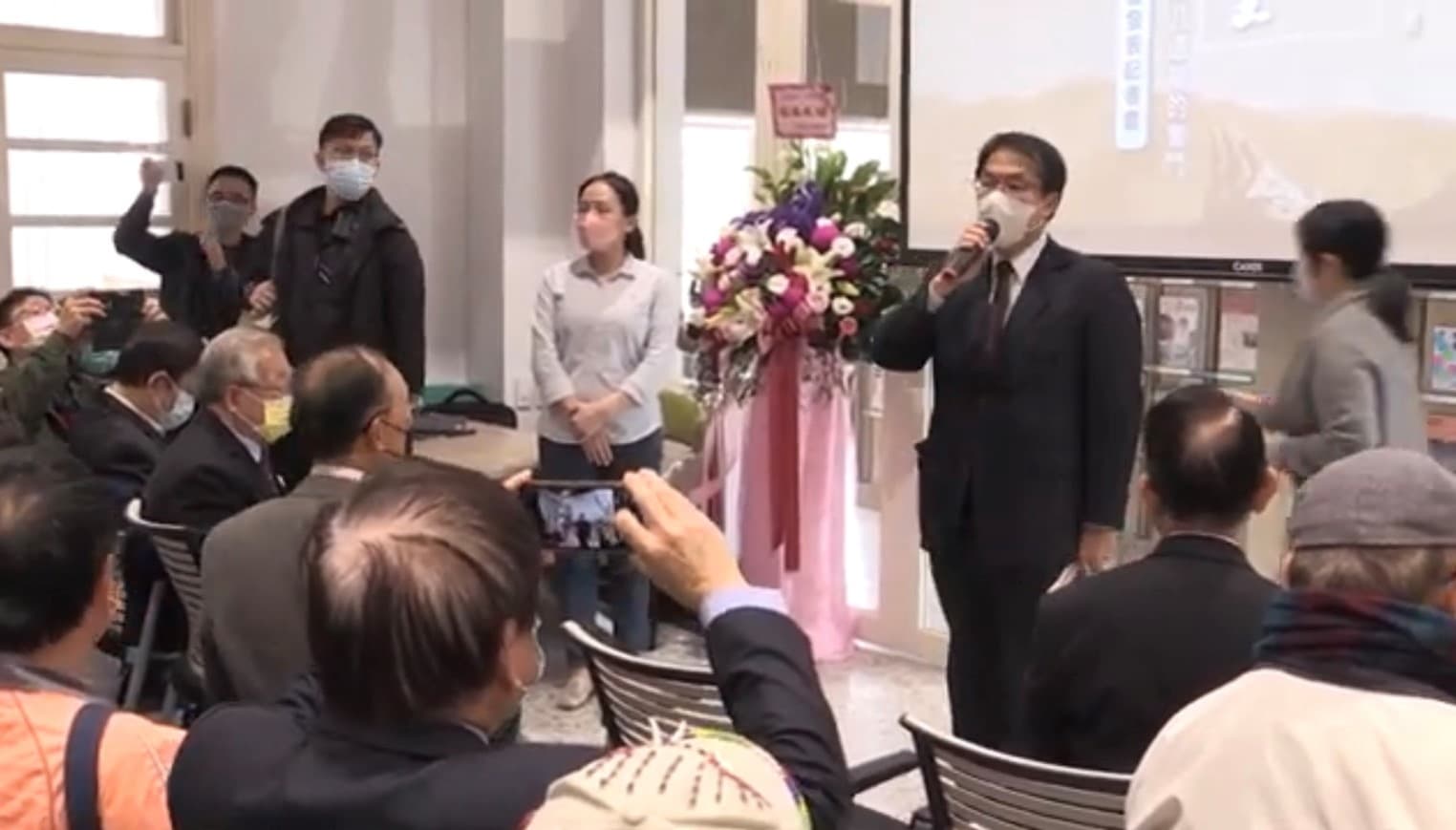 黃昭凱認為,黃偉哲將原參議會舊址修建為228紀念館,是排除萬難為轉型正義付出。(翻攝自黃昭凱臉書)