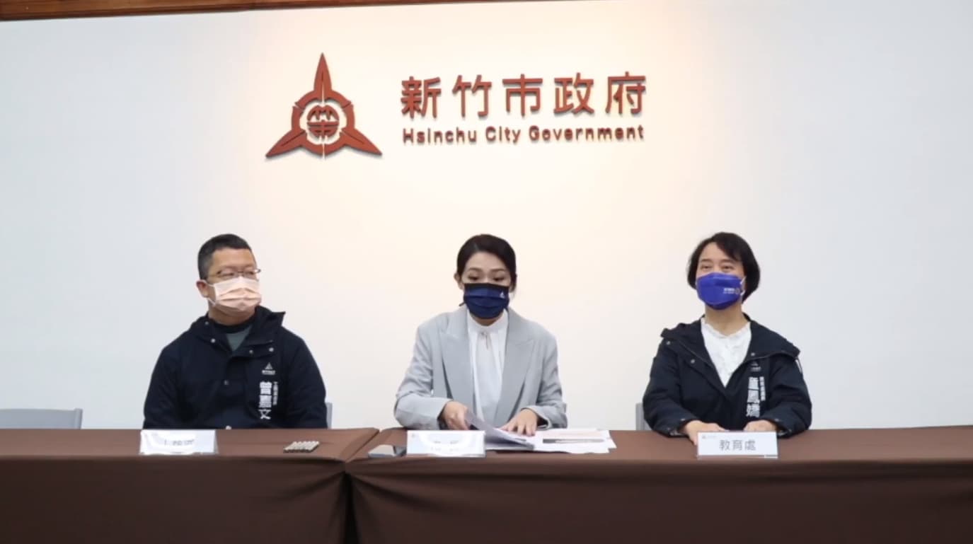 高虹安今天率領團隊召開新竹棒球場進度記者會。(翻攝自高虹安臉書)