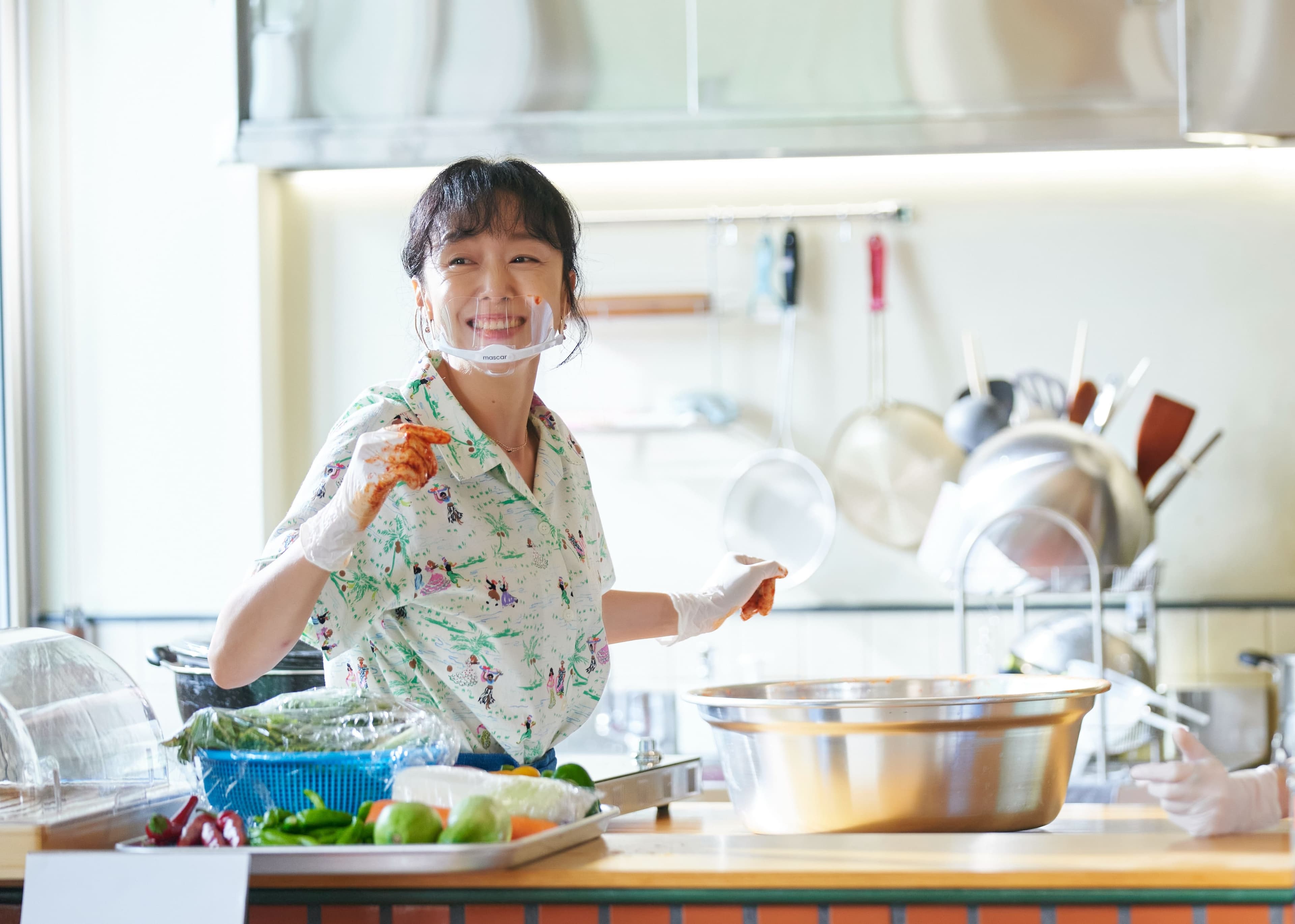 全道嬿久違接演連續劇《浪漫速成班》,變身小菜店老闆。(Netflix提供)