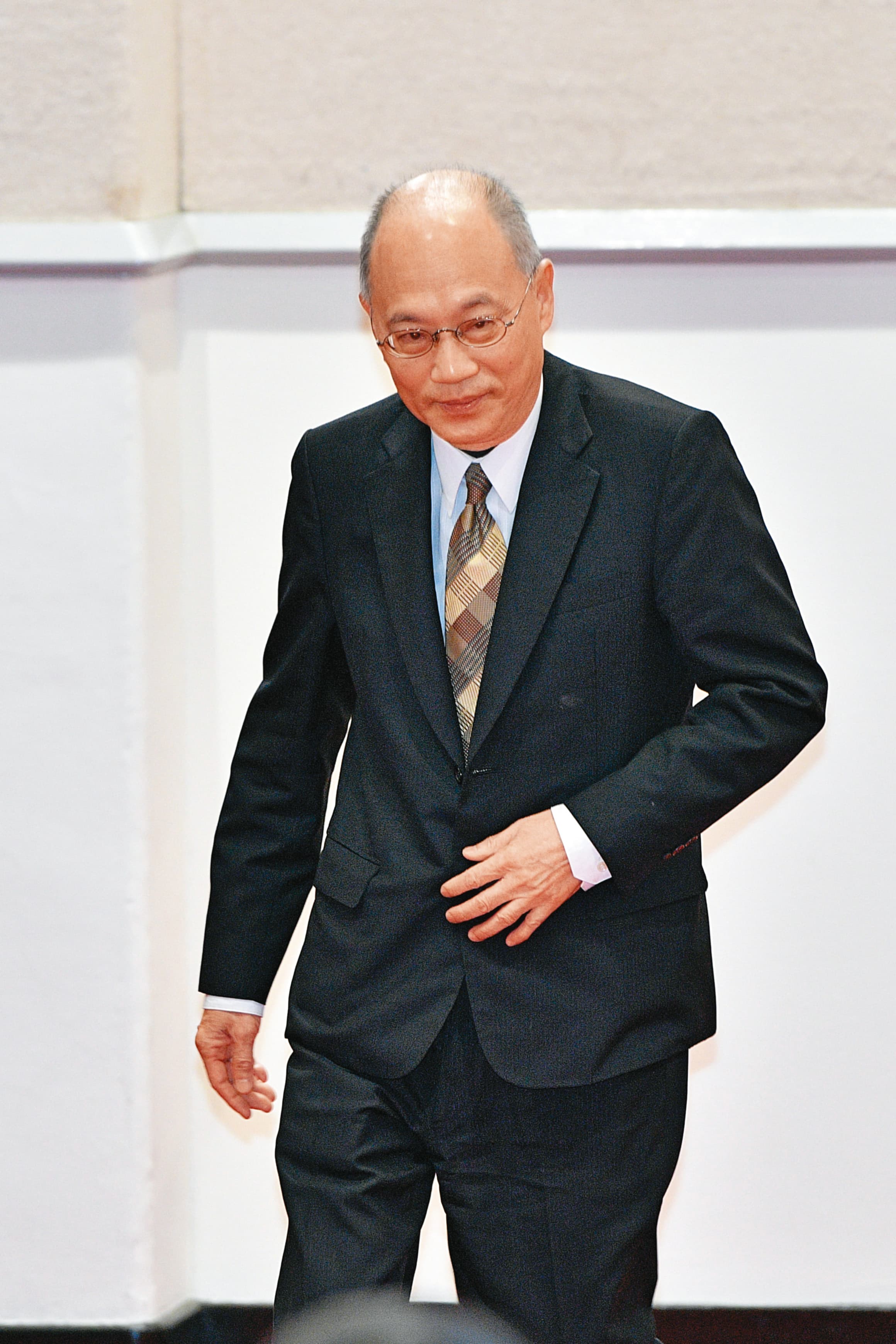 前故宮院長吳密察任內發生國寶摔壞事件,現又被爆數位資料庫曾被中國駭客入侵。