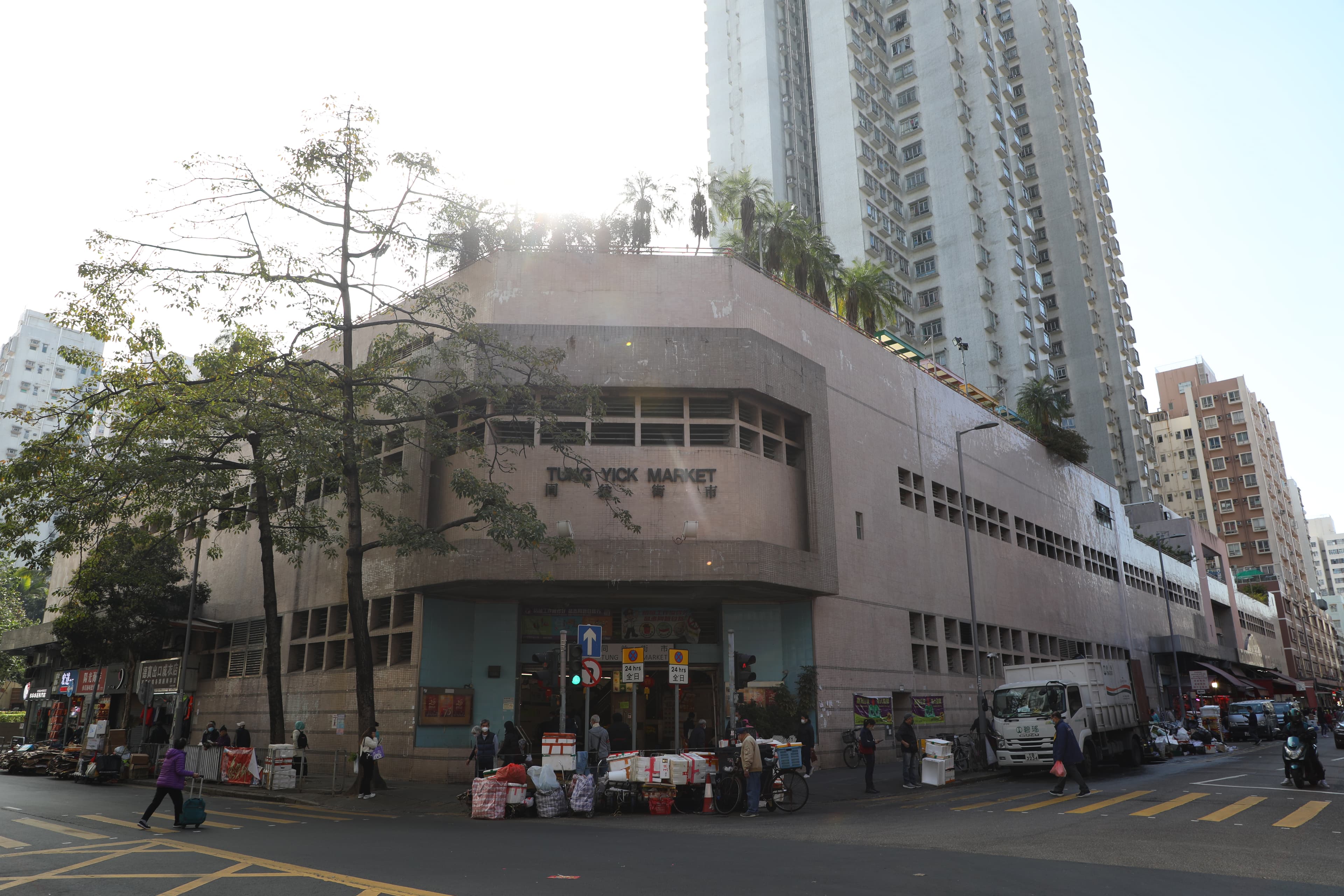 好到底附近的「同益街市」,是一個很大的菜市場。