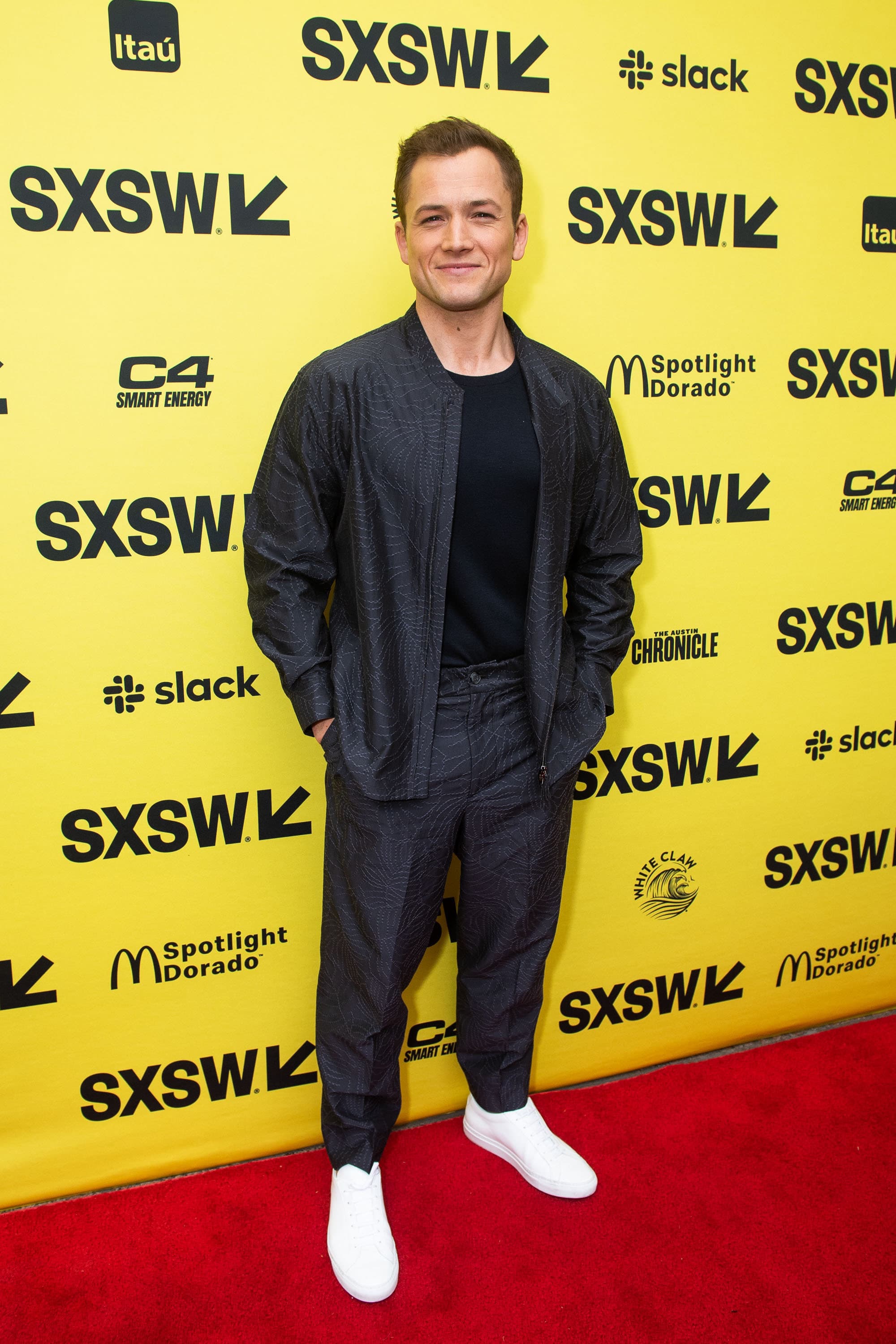 泰隆艾格頓現身SXSW(西南偏南)影展。(Apple TV+提供)