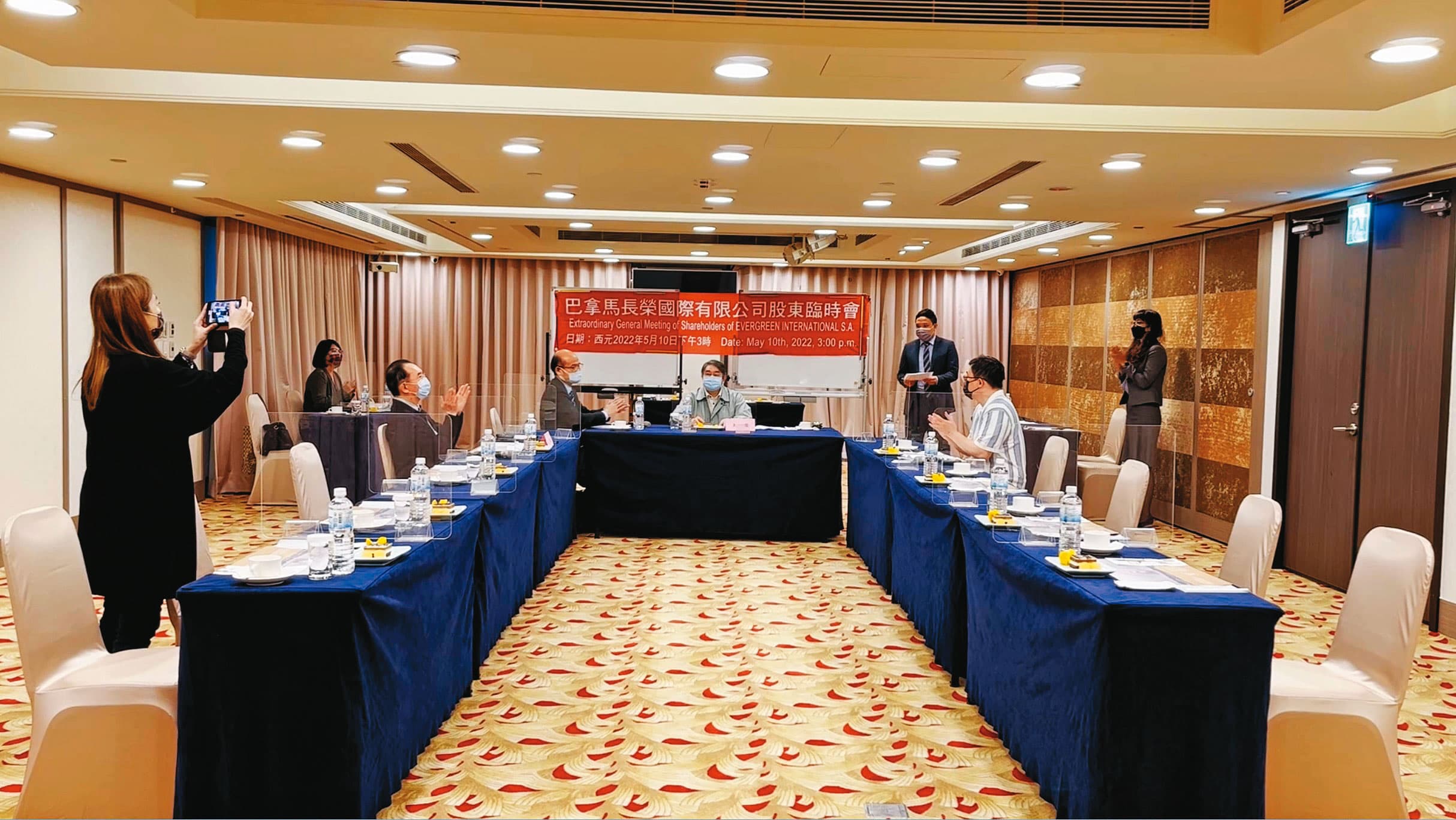 弟弟派成軍後,曾在台召開巴拿馬長榮國際股東臨時會,企圖拉下張國華永久董事長大位。(長榮國際提供)