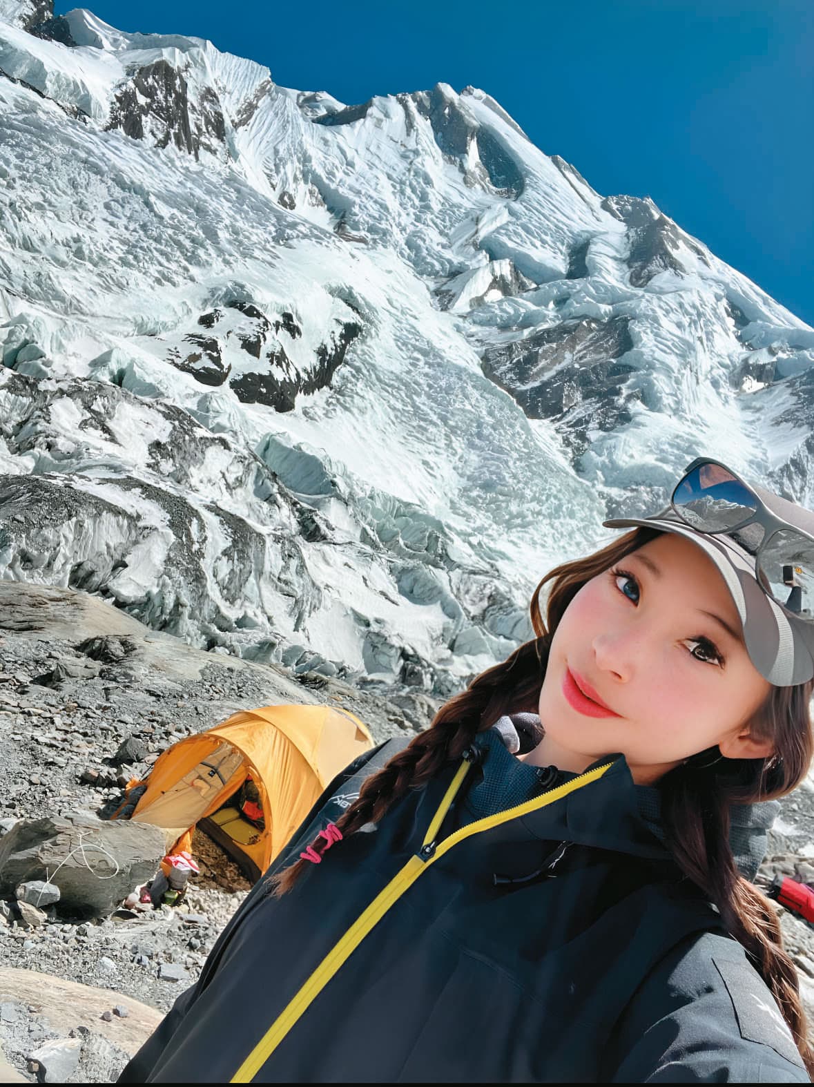 曾格爾挑戰攀登全世界14座8,000公尺以上高峰,卻屢爆爭議。(翻攝曾格爾臉書)