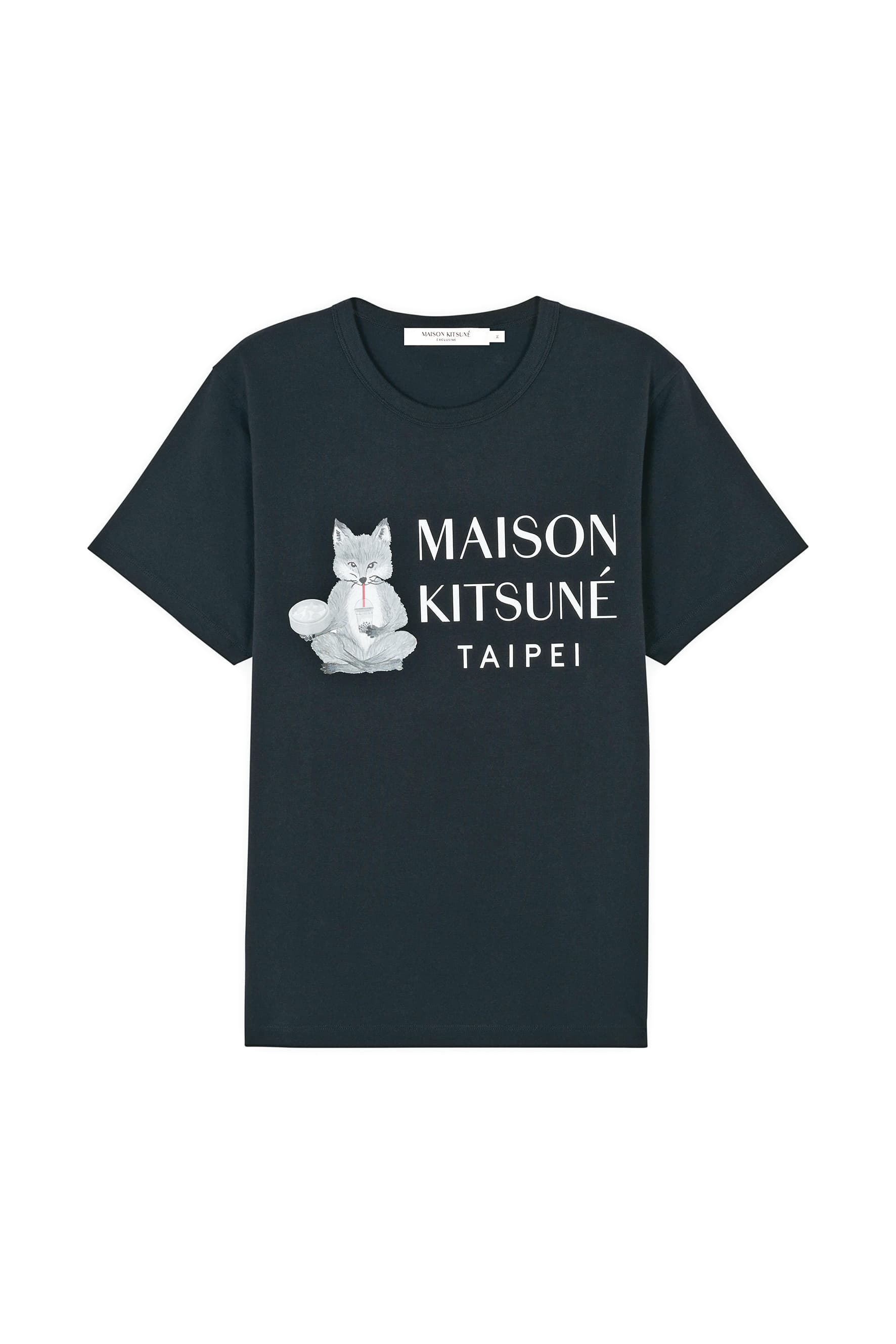 開幕台北限定黑色T-shirt NT$3,900(Maison Kitsuné提供)