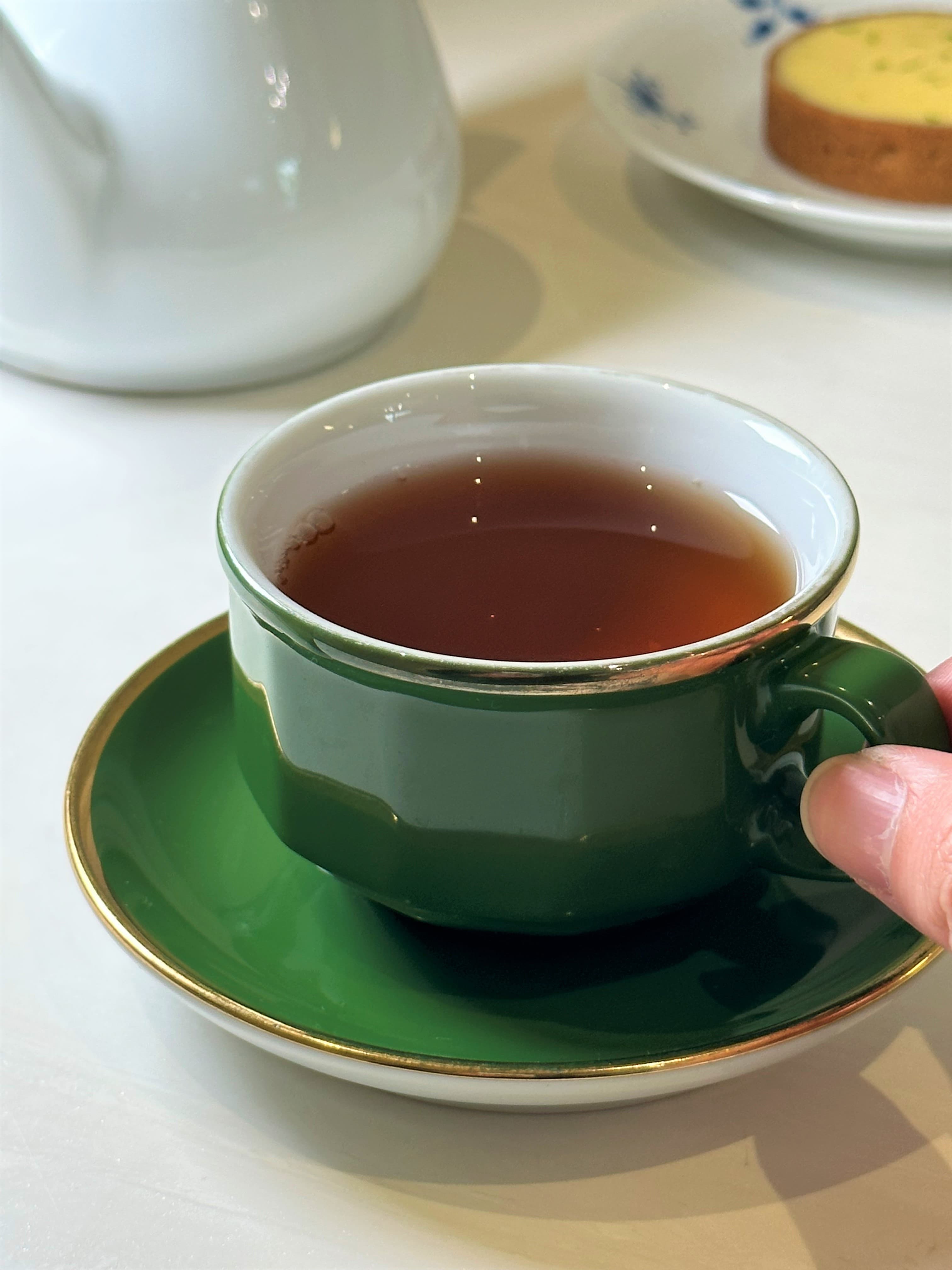 法國進口茶品「皇家結婚曲」,雖然沒有加糖,喝起來卻有偉特糖般的焦糖奶油香。(180元/壺)
