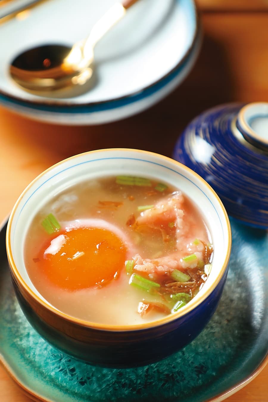 喝一碗林佳慧阿公起家、放了冬菜蝦仁的「聰明蛋湯」解酒最佳。(80元/碗)
