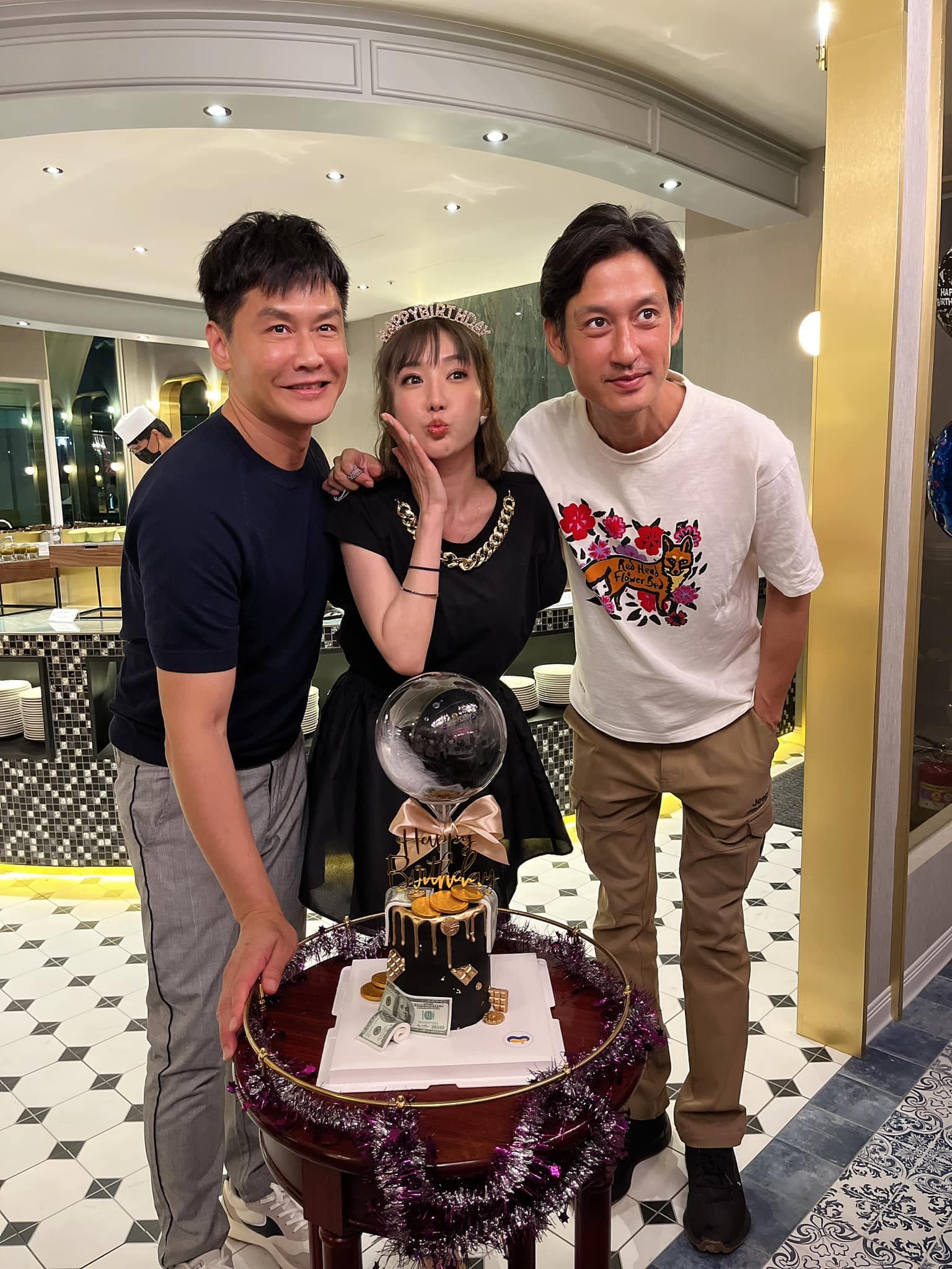 羅巧倫和唐治平沈世朋都是雙子座。(翻攝自臉書)