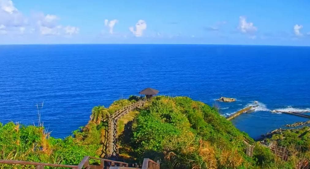 大石鼻山步道原本的監視鏡頭畫面。(翻攝自【Nga'ayho】你好,東海岸臉書粉專)