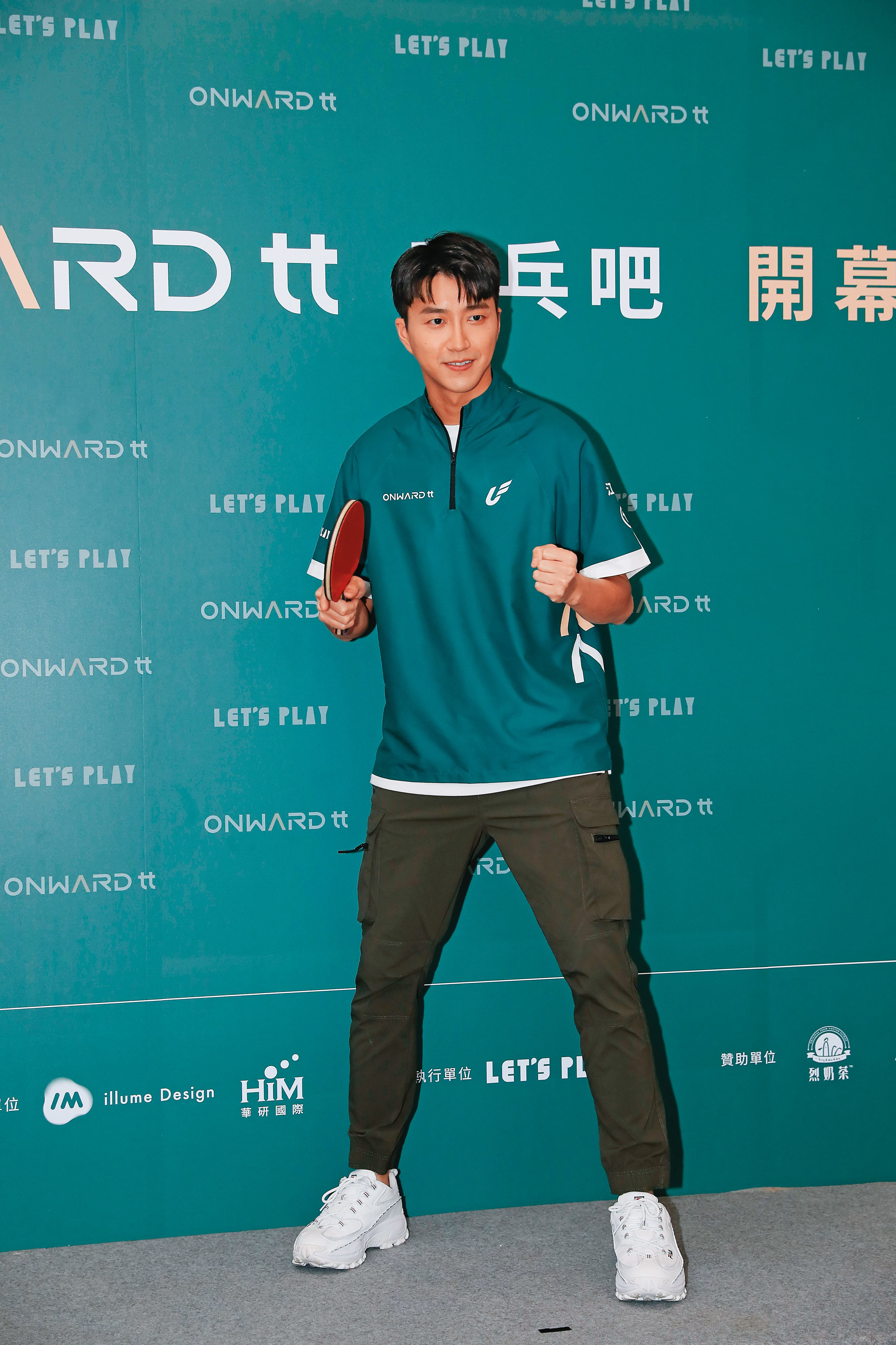 江宏傑經營副業有了明星光環,截至今年3月,手上握有5個代言,收入推估約千萬元之譜,還以《全明星運動會》獲得金鐘獎提名。