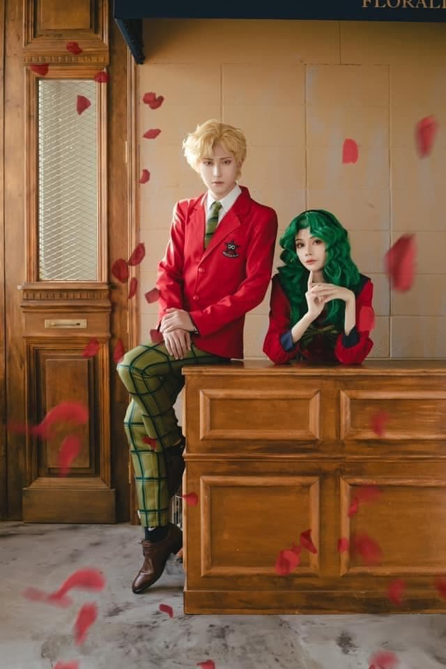 曾玟學(左)笑稱女友賴品妤(右)每次都會把他裝扮到媽媽都認不出來。(翻攝自曾玟學臉書)