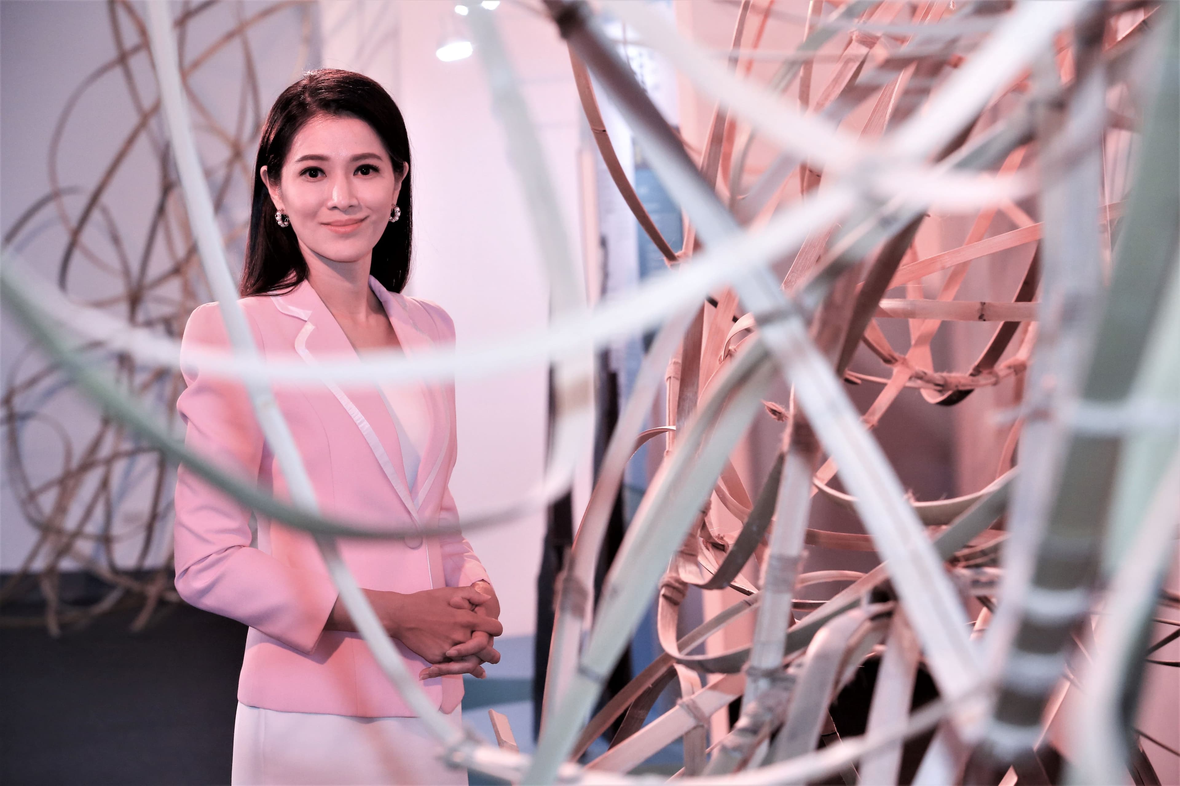 李文儀看展大讚策展團隊的用心。(三立提供)