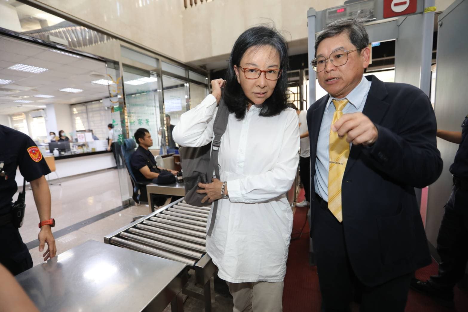 張淑娟今天出庭,期待司法可以替老百姓伸張正義,還給大家安靜的天空。