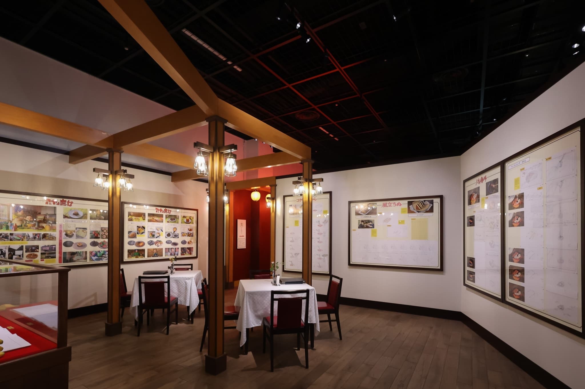 展覽中除有各吉卜力作品中食物、用餐場面的手繪稿外,還有設置與作品中相似的場景。(甲上娛樂提供)