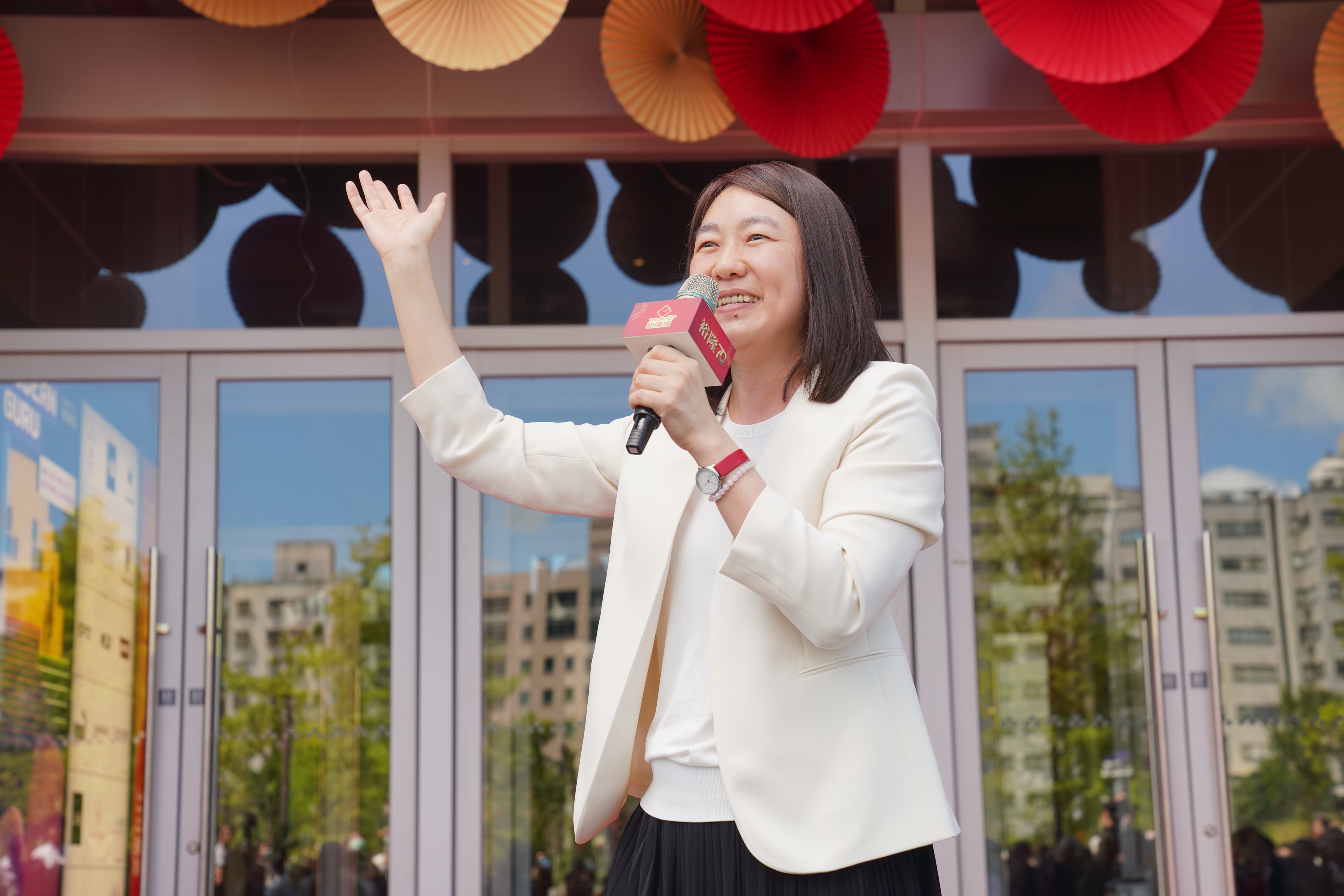 吳旻潔(圖)在致詞中,向童子賢道謝。