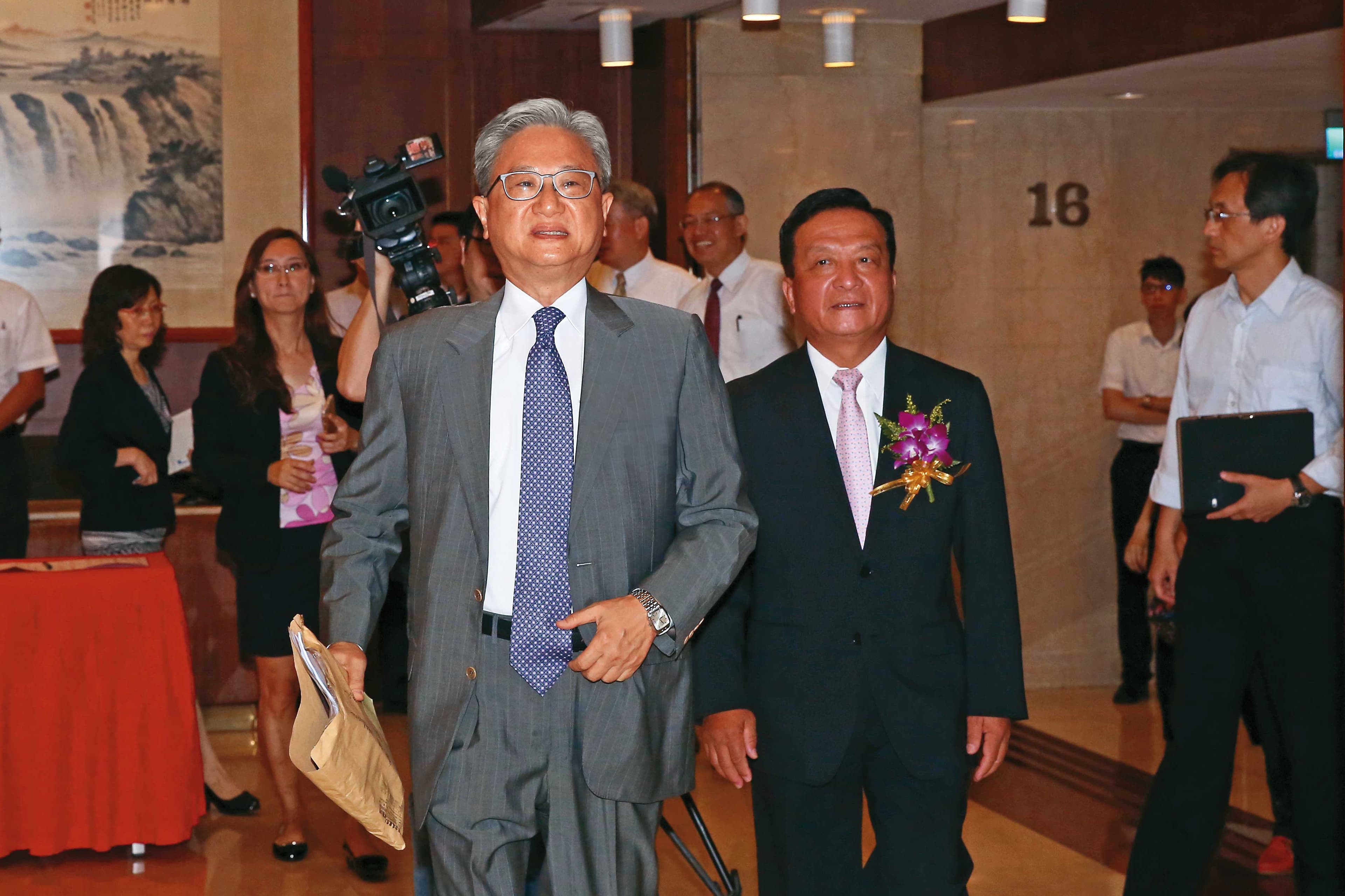 吳東昇(圖)原以為勝券在握,未料半途殺出吳東亮這位程咬金。