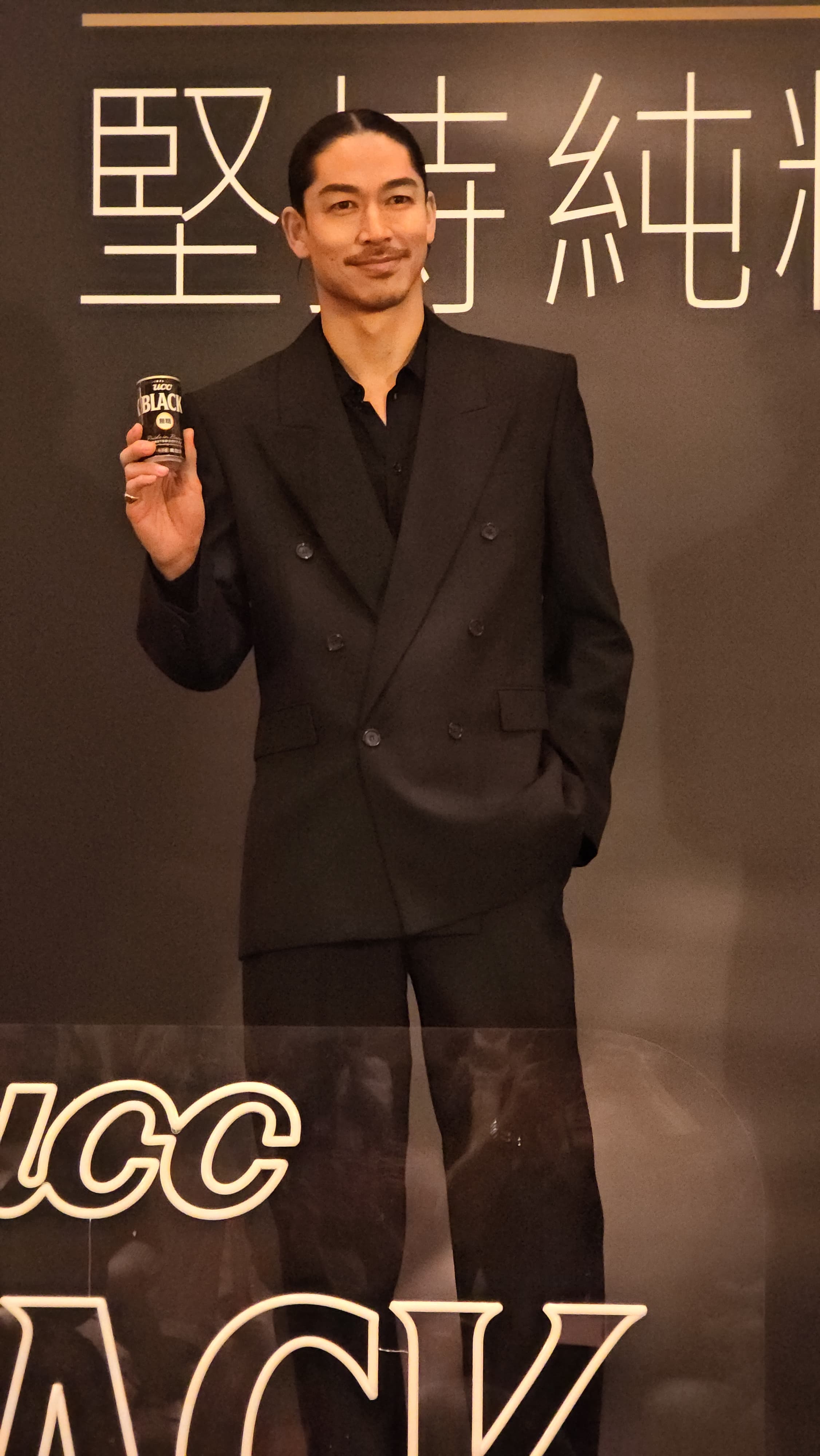 AKIRA分享自己天天被兒子踢醒,「雖然被踢得會痛,但看到他的笑容就覺得很開心。」