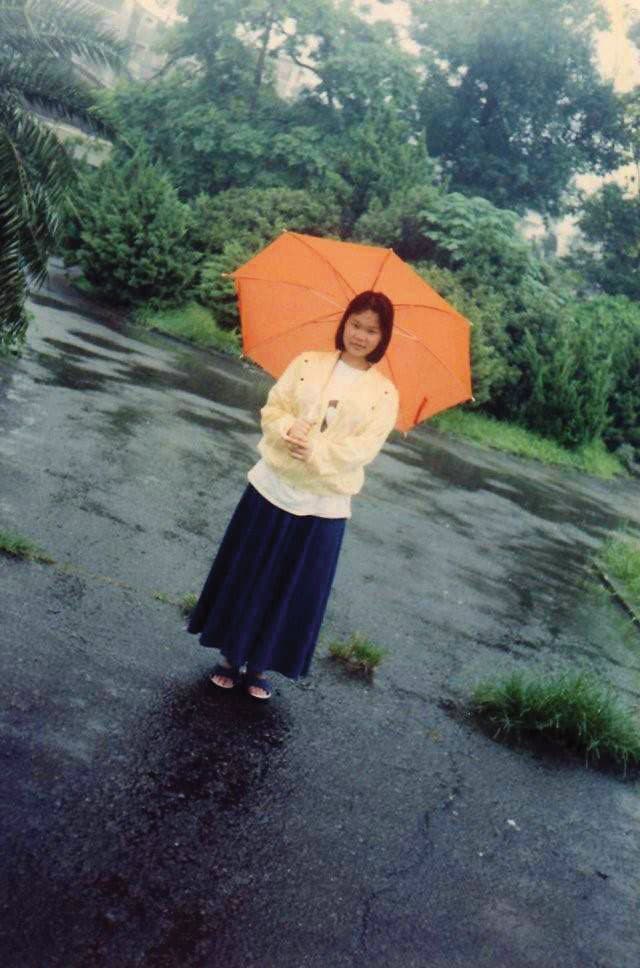 本該是自在揮灑的17歲,生活才安穩幾年的黑潔明,卻遇上父親生病住院的憾事。(黑潔明提供)