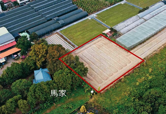 馬文君家族後續還買下緊鄰莊園的農地(紅框處)。
