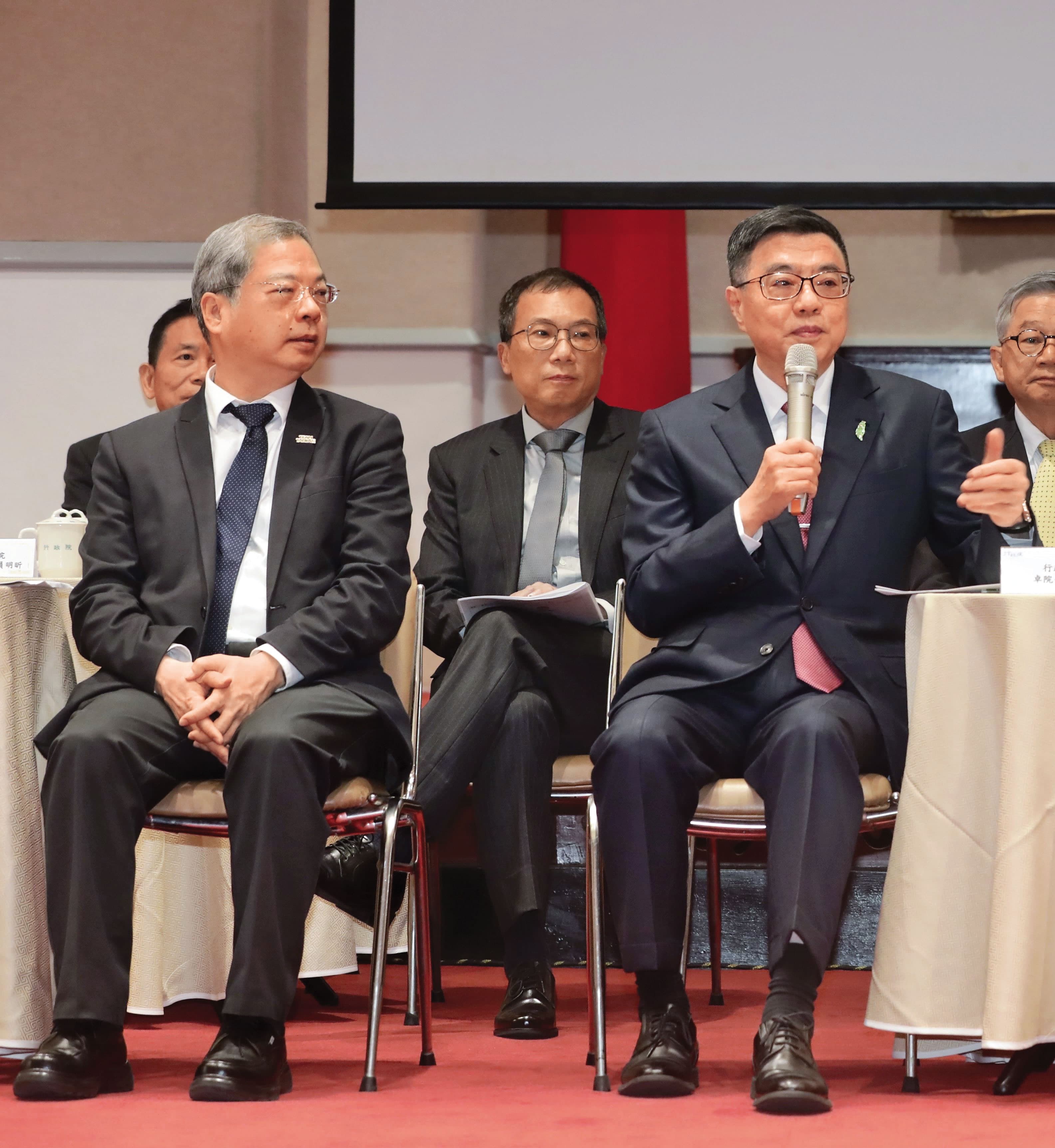 政委馬永成日前針對金廈蚵棚議題,召集跨部會協商。(鏡報林煒凱)