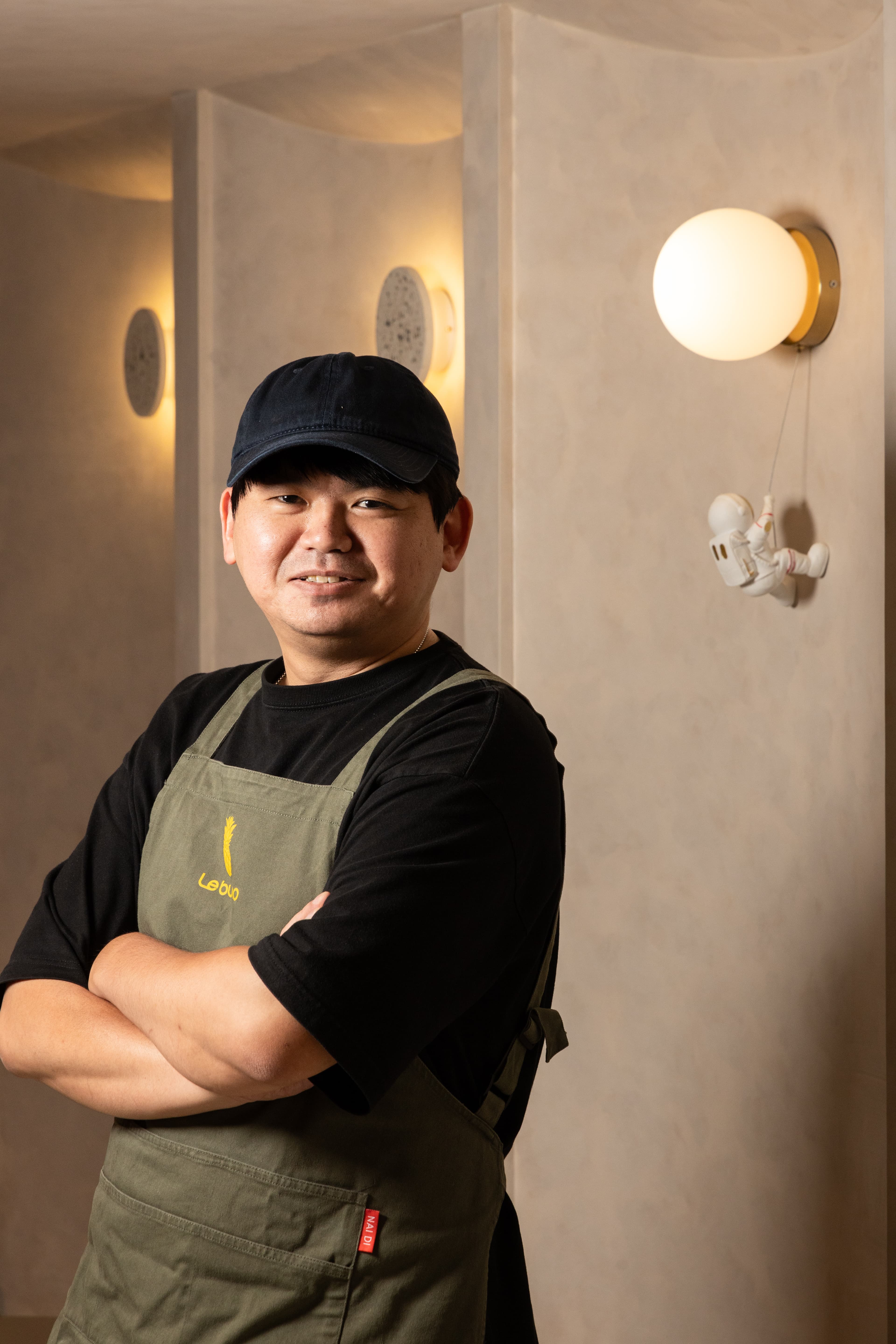 甜點師傅林叡陽原本從事西餐,因喜愛吃冰,一腳踏入甜點界。