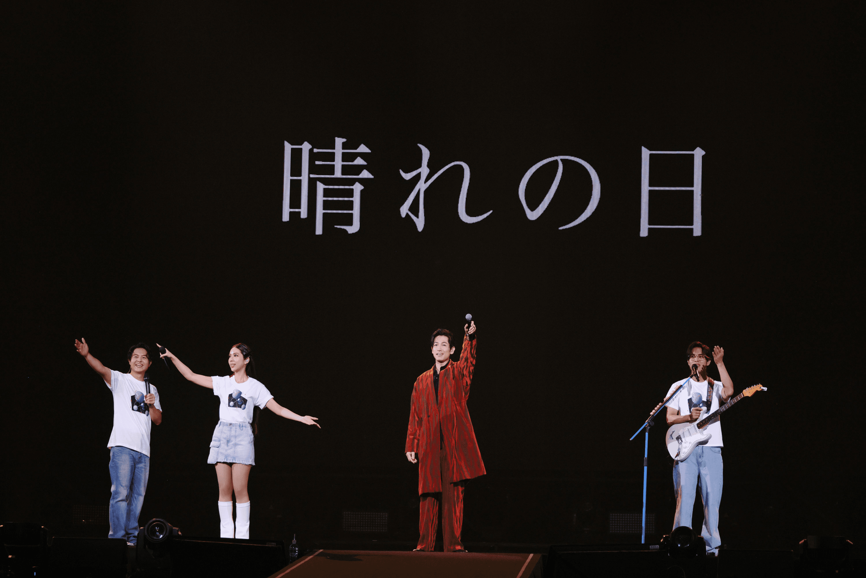 藤岡靛去年與告五人合作,將〈好不容易〉譜上日文歌詞創作出〈晴天〉一曲,並受邀當他們高雄演唱會嘉賓,站上了高雄巨蛋舞台。(相信音樂提供)