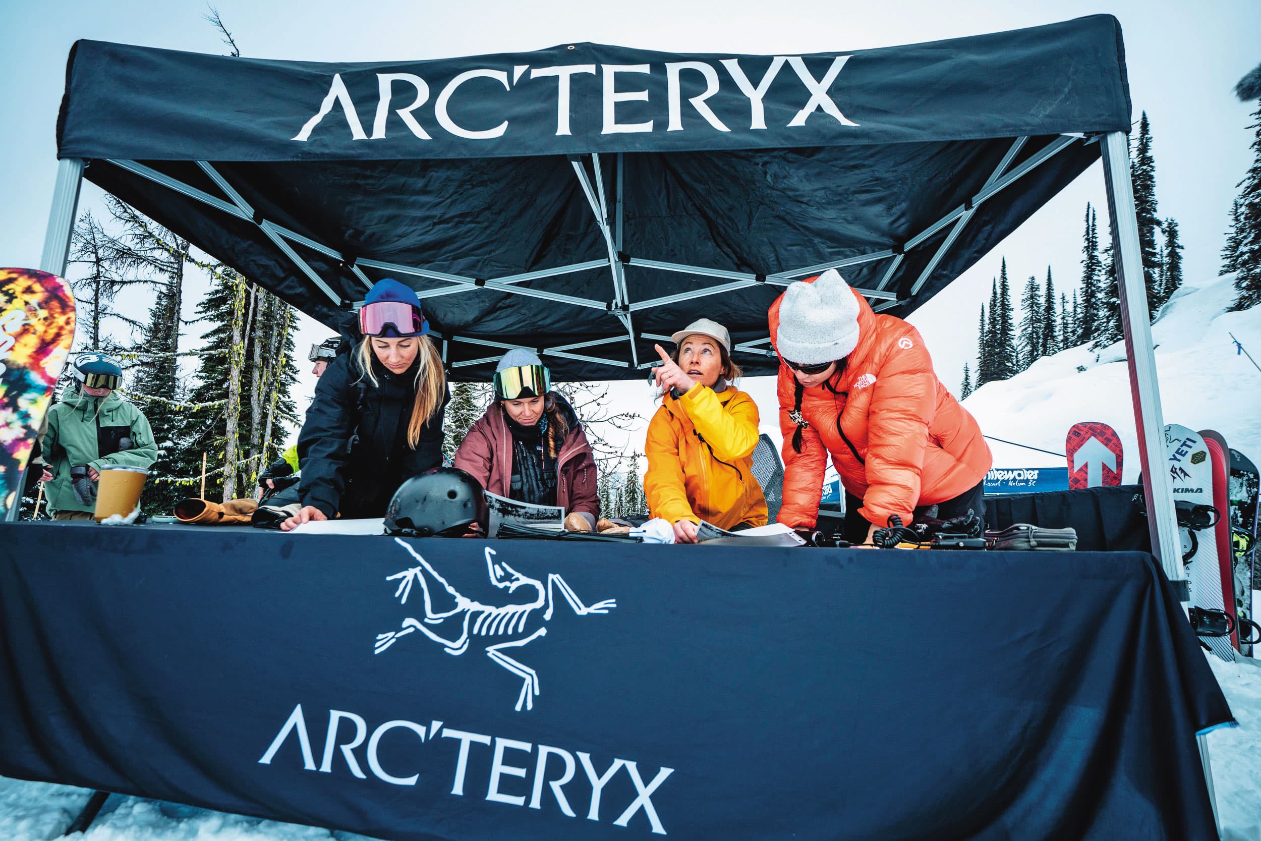 始祖鳥與新創Skip合作,將外骨骼推向戶外登山市場應用。(翻攝Arc'teryx Blog)
