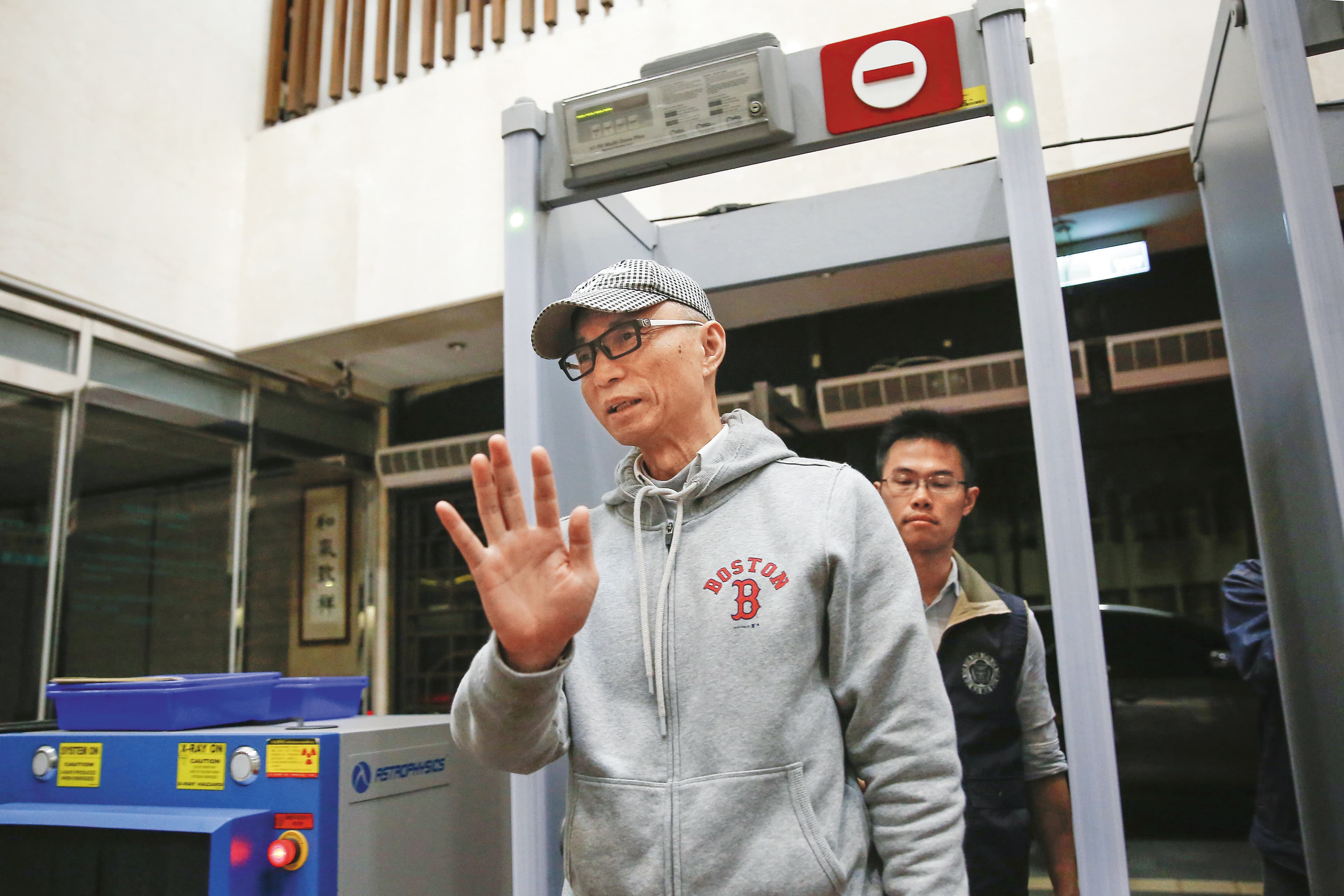 棄保潛逃的龍邦集團朱國榮安排的人馬,仍掌控泰山、中聯油脂經營權。
