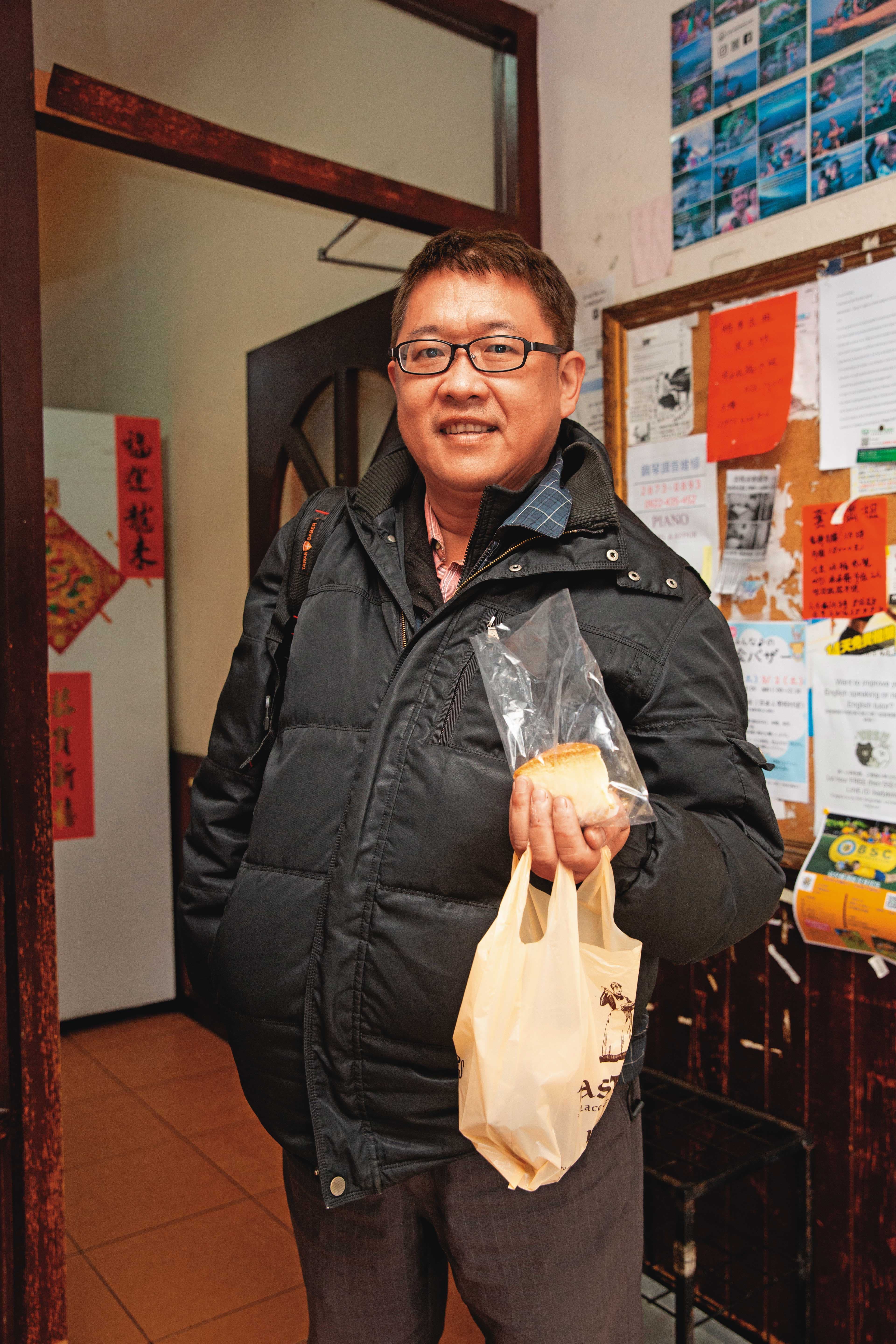 張先生,淡水,51歲。