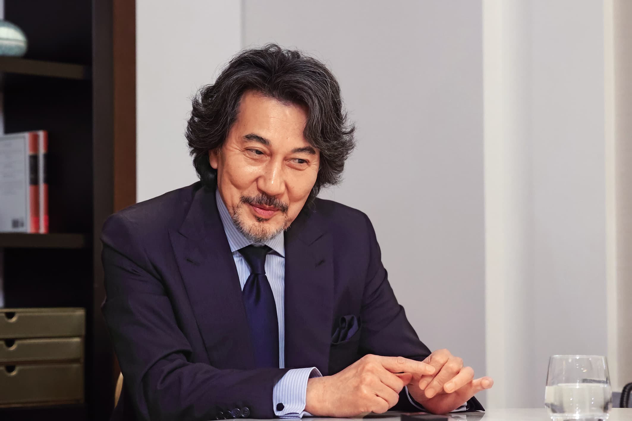 役所廣司接受本刊專訪,透露文溫德斯導演的片場氣氛和過去參與過的好萊塢作品完全不同。(甲上娛樂提供)