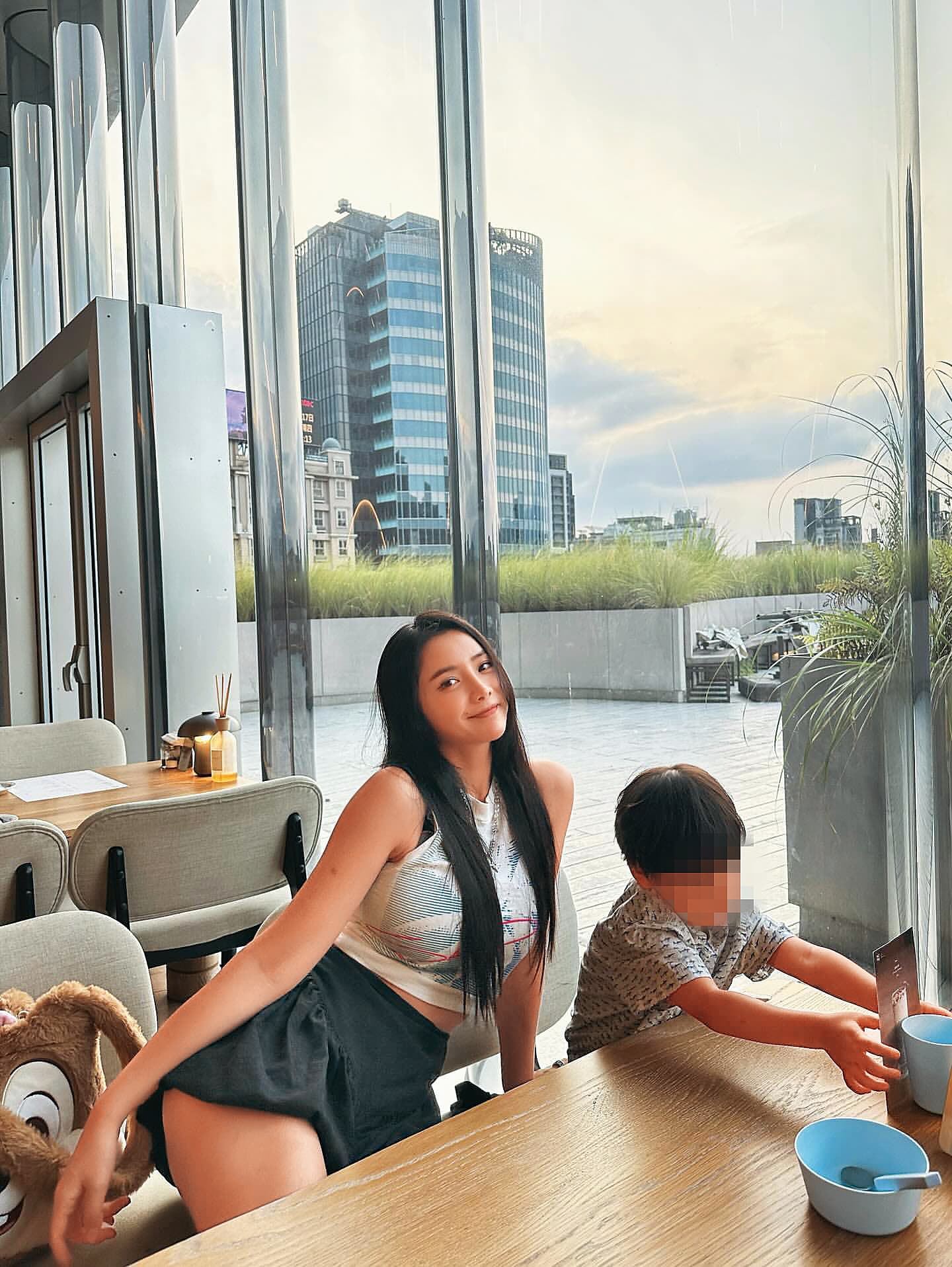 小煜老婆言言近來的社群動態,已鮮少出現小煜身影。(翻攝自言言IG)